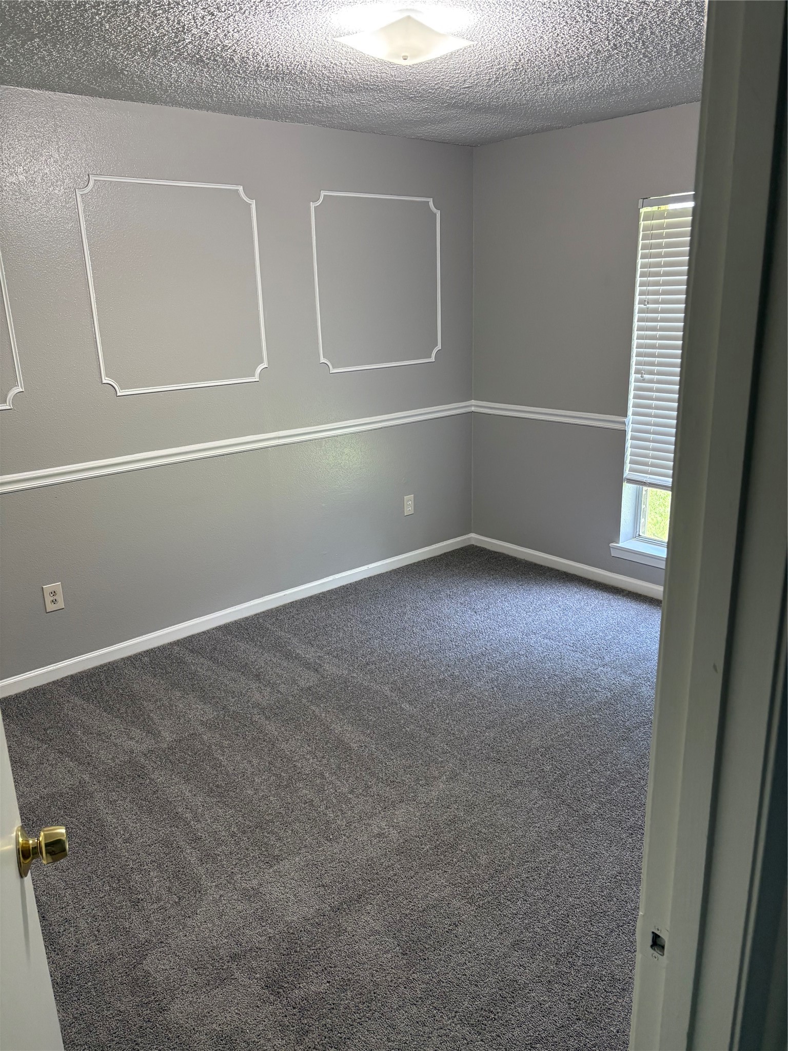 226 E Dumble Street Property Photo 4