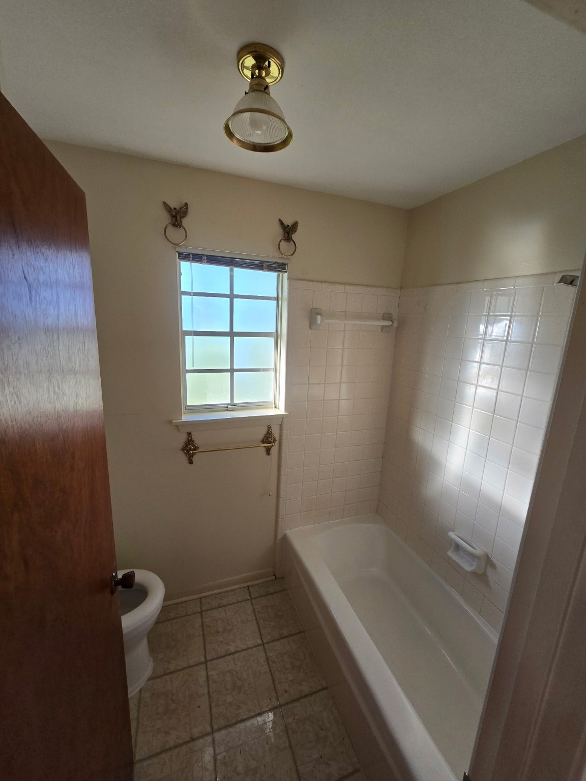 109 Sleepy Hollow Drive Property Photo 6