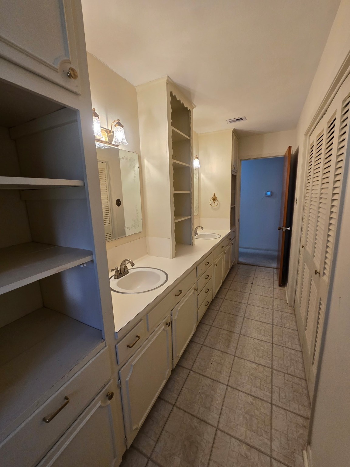 109 Sleepy Hollow Drive Property Photo 12