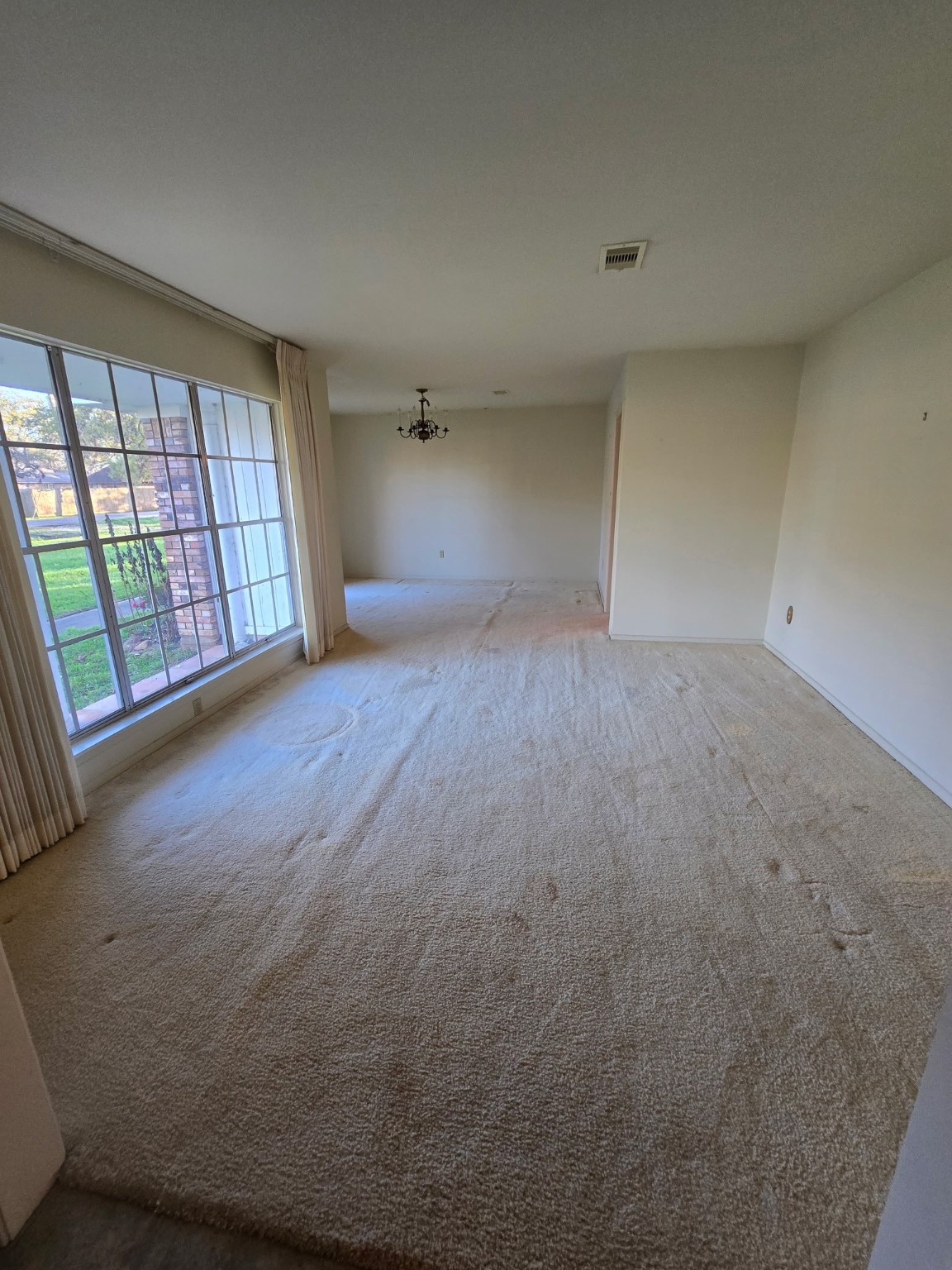 109 Sleepy Hollow Drive Property Photo 13