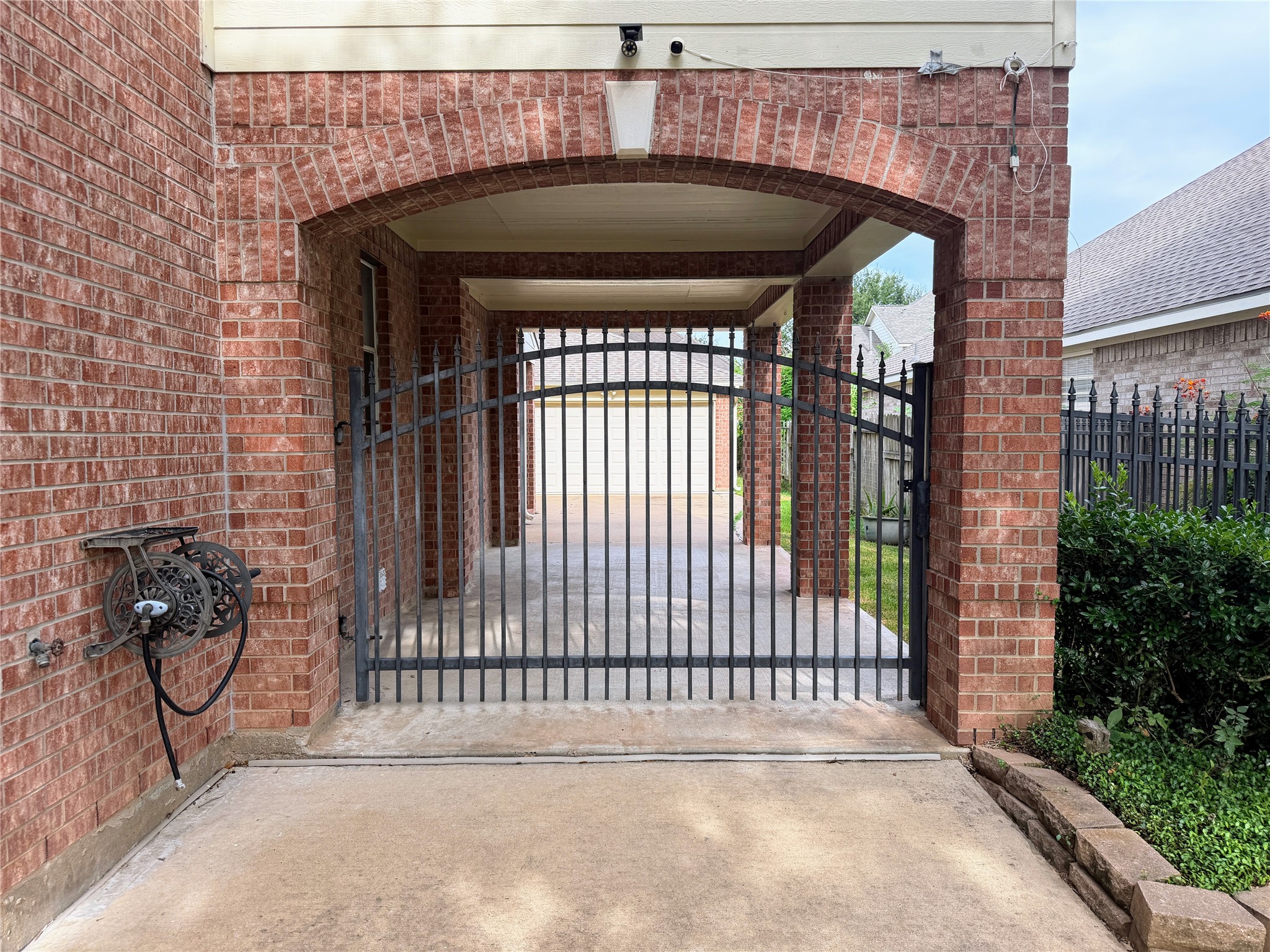 2819 Town Gate Court Property Photo 3