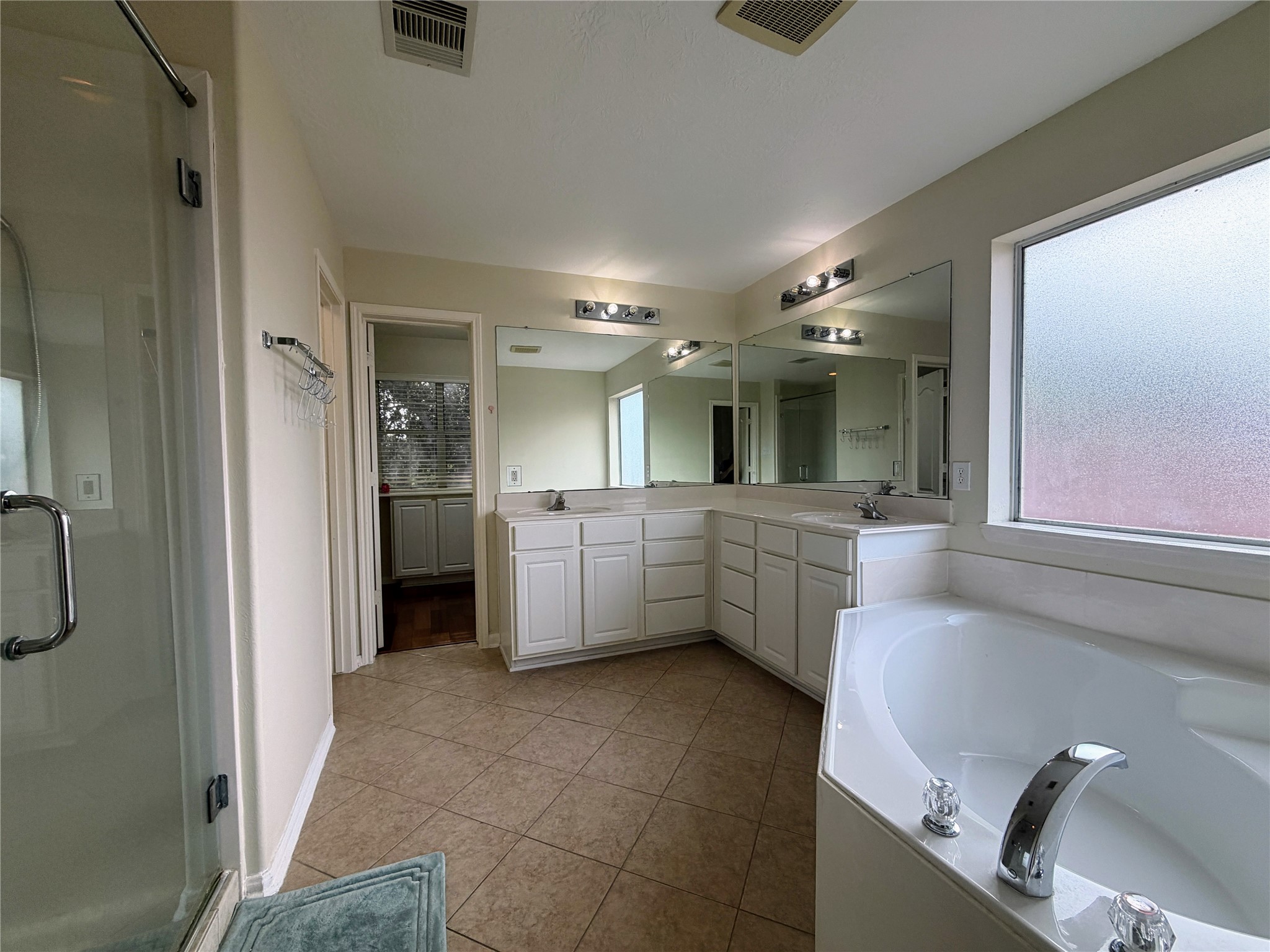 2819 Town Gate Court Property Photo 21