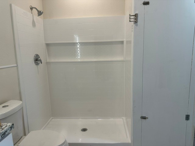 303 Oyster Street Property Photo 6