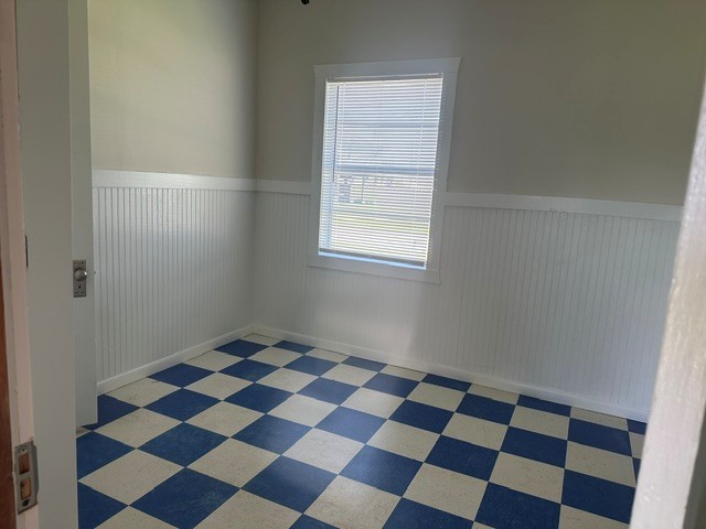 303 Oyster Street Property Photo 7