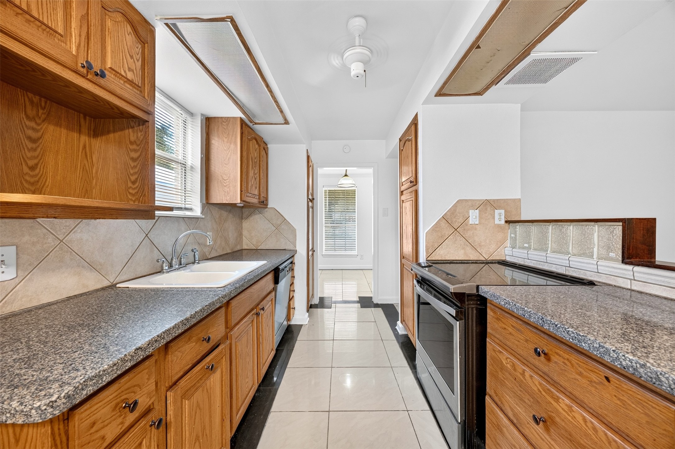 10911 Sageleaf Lane Property Photo 16