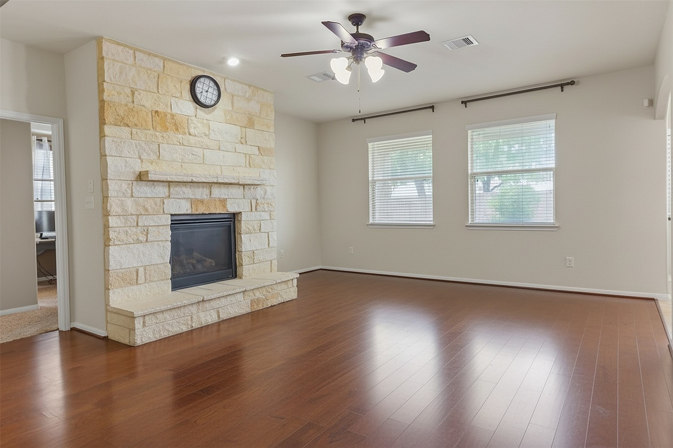 6102 Wickshire Drive Property Photo 6