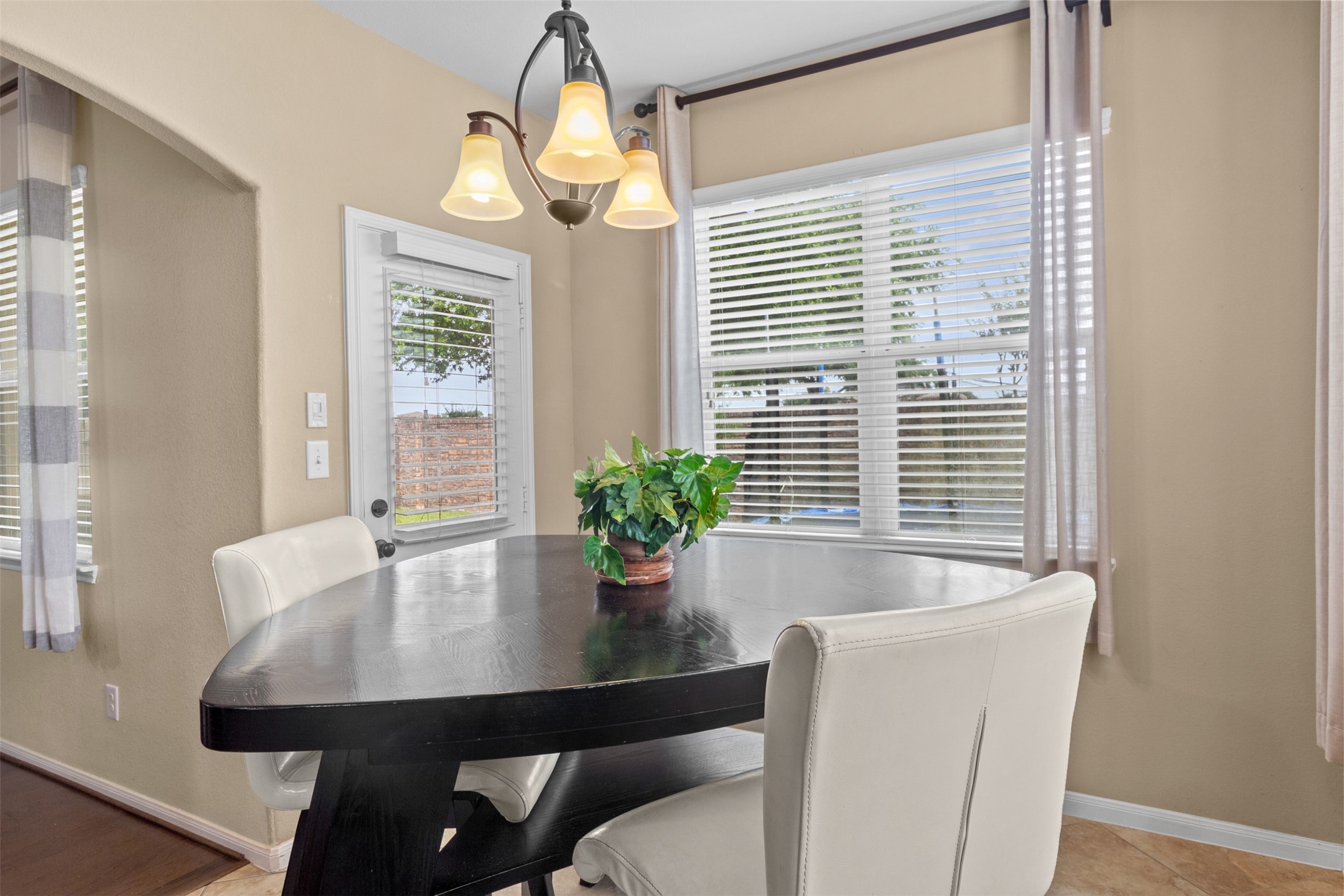 6102 Wickshire Drive Property Photo 16