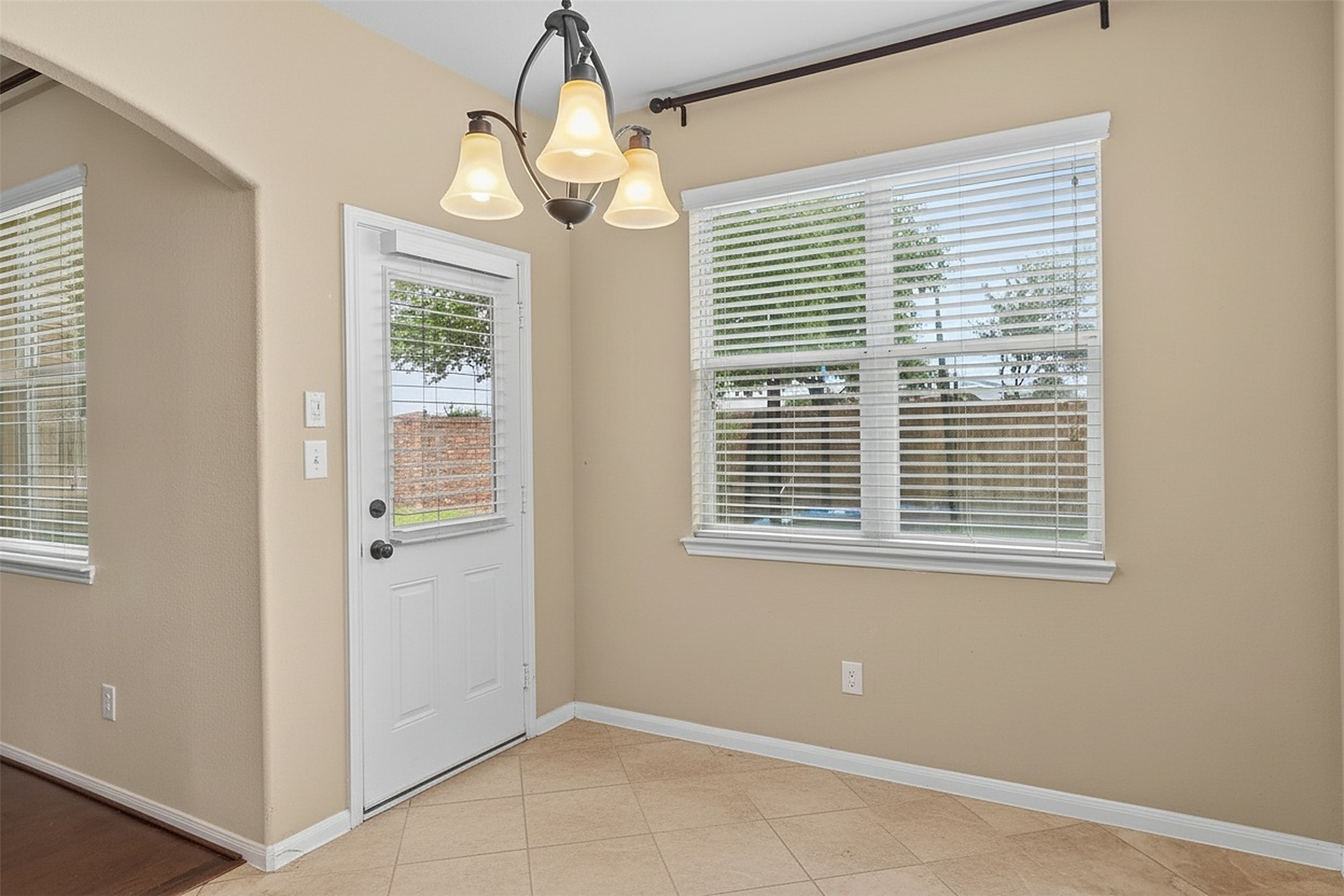 6102 Wickshire Drive Property Photo 17