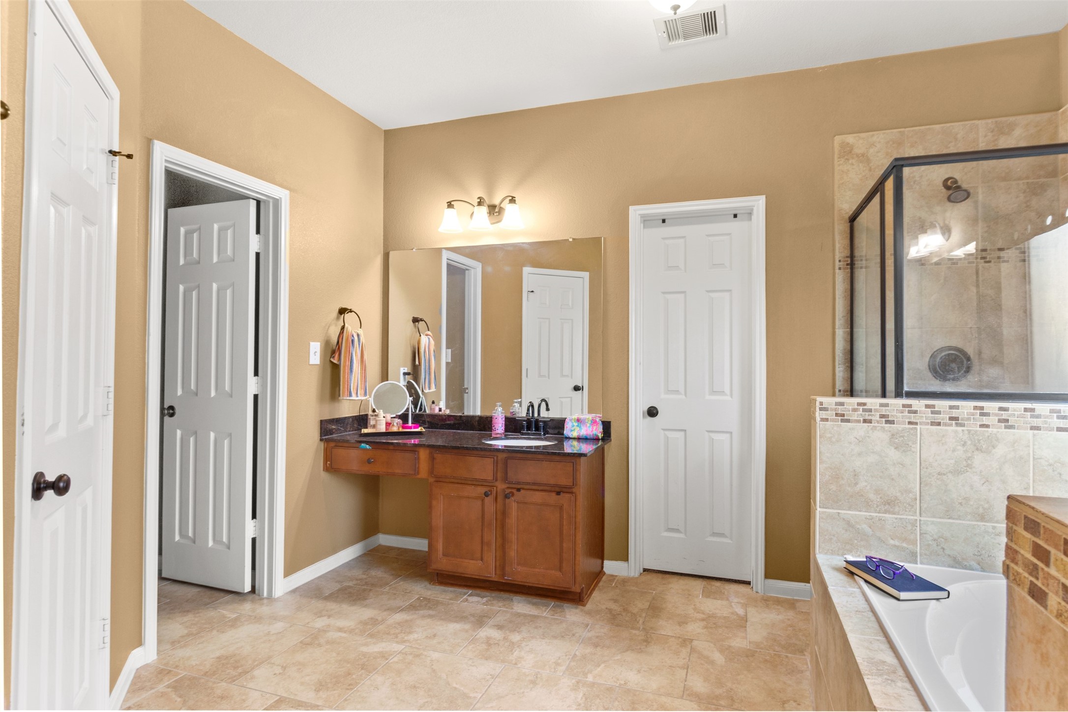 6102 Wickshire Drive Property Photo 22