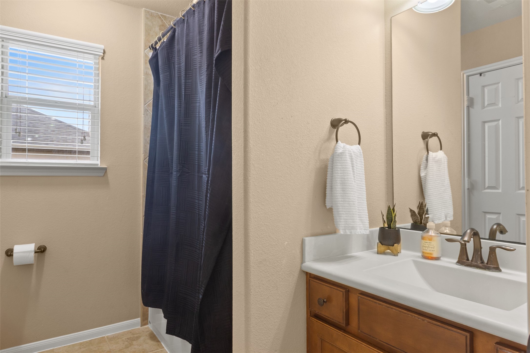 6102 Wickshire Drive Property Photo 24