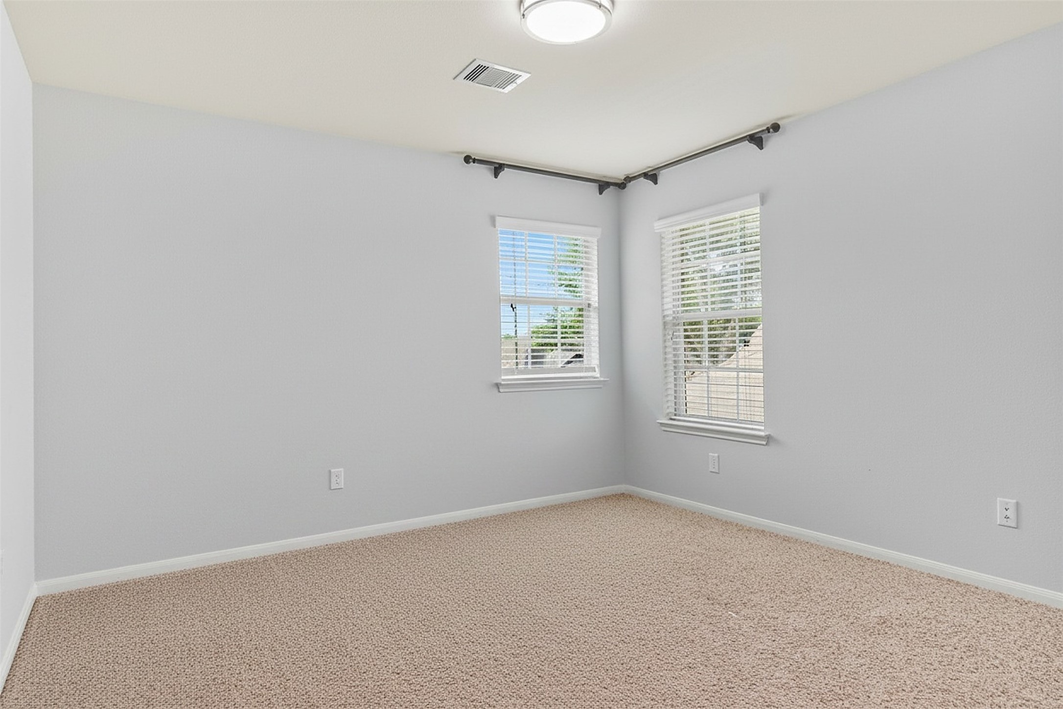 6102 Wickshire Drive Property Photo 26