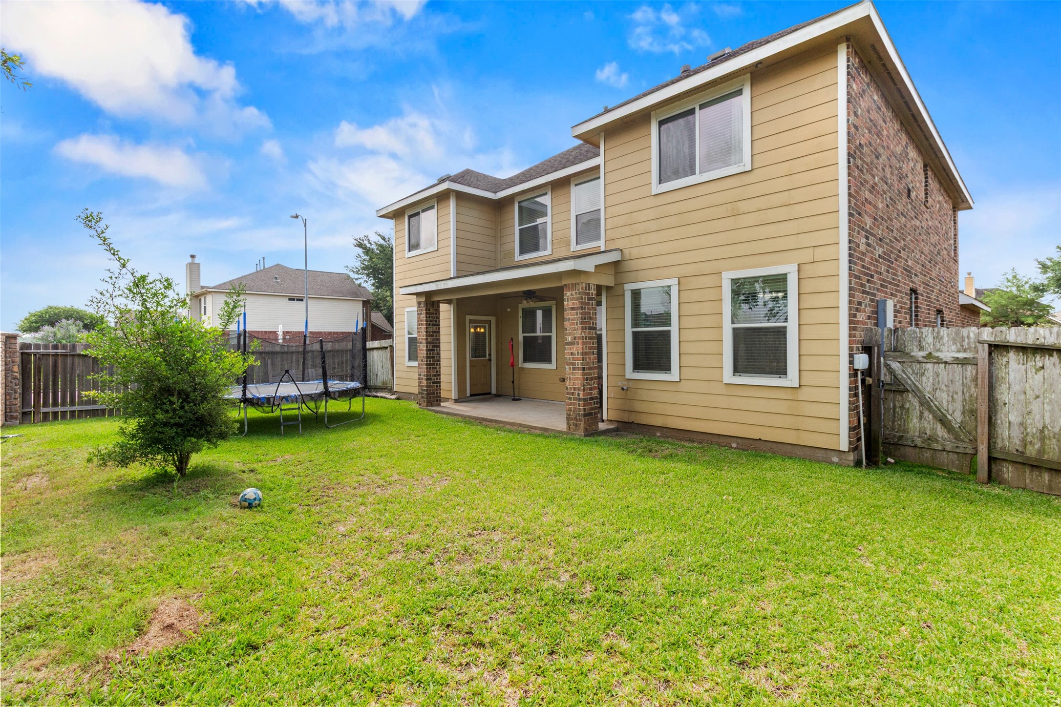 6102 Wickshire Drive Property Photo 33