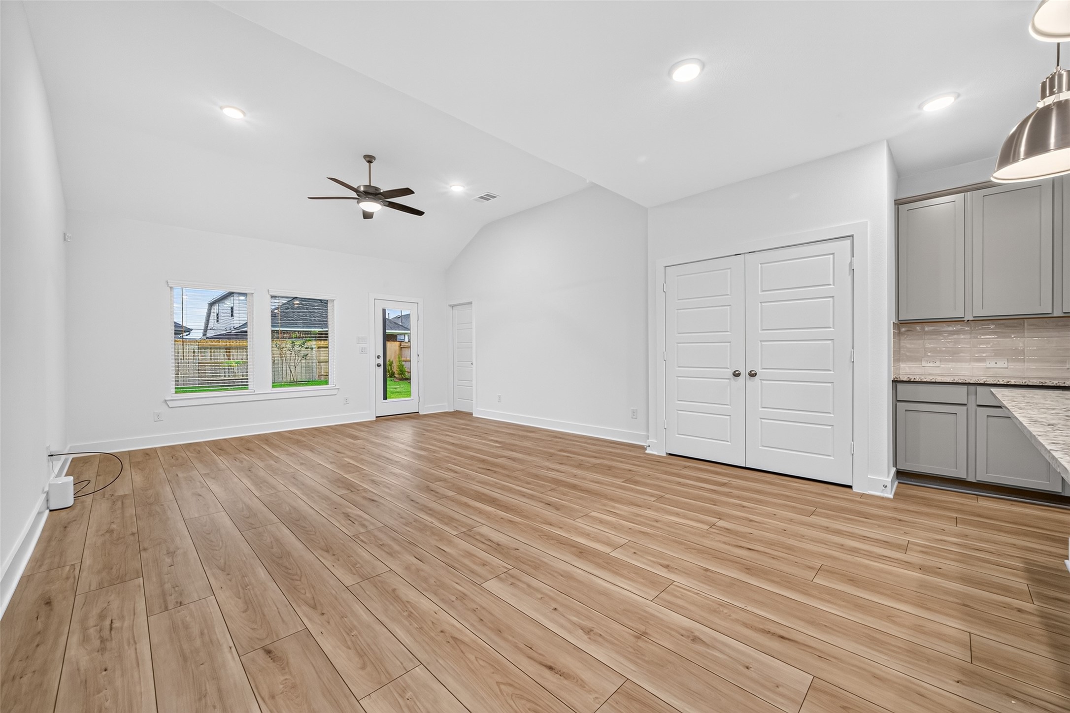 8230 Blue Shell Lane Property Photo 13