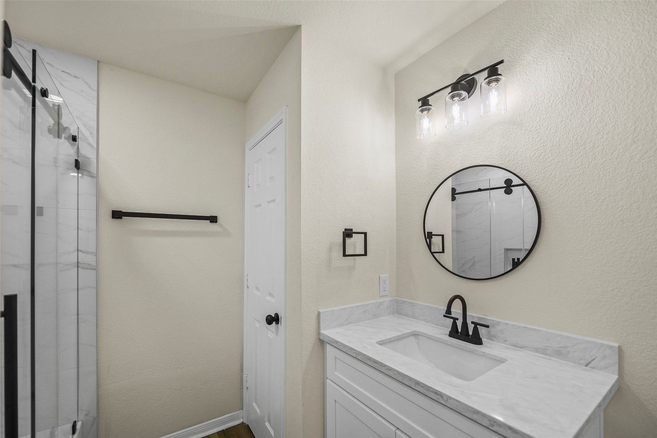 5227 Meadow Canyon Drive Property Photo 17