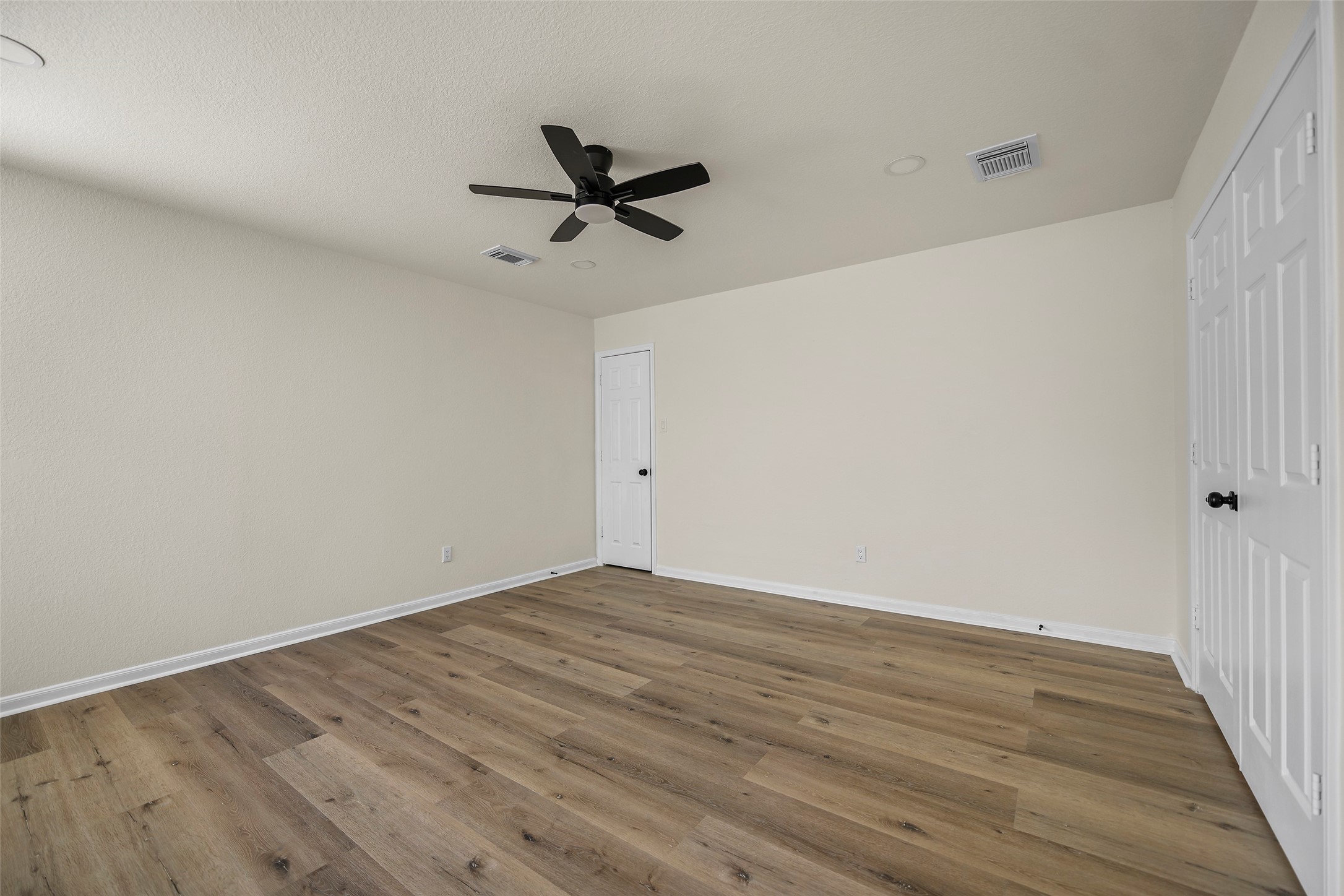 5227 Meadow Canyon Drive Property Photo 36