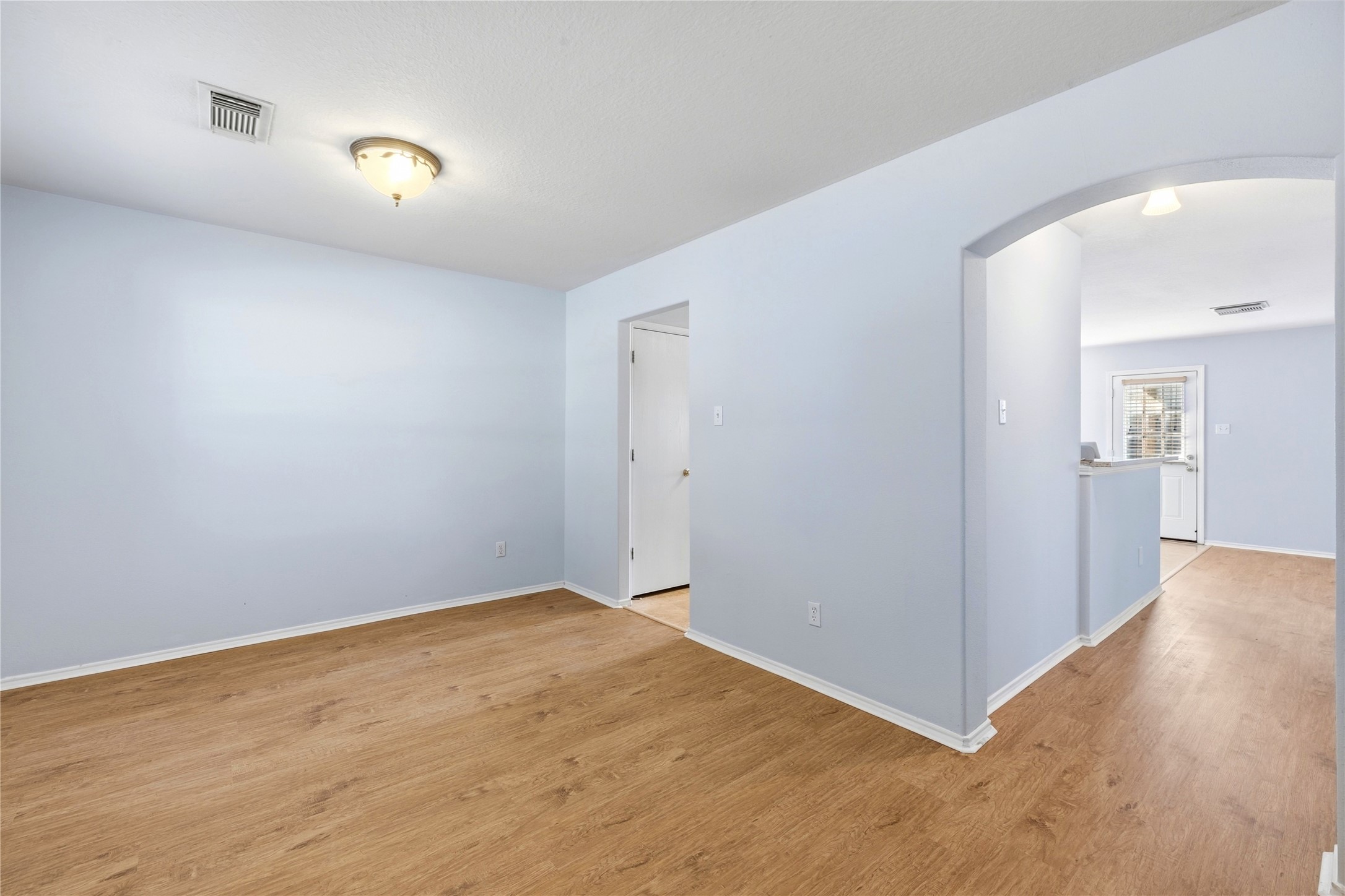 606 Kiley Drive Property Photo 3