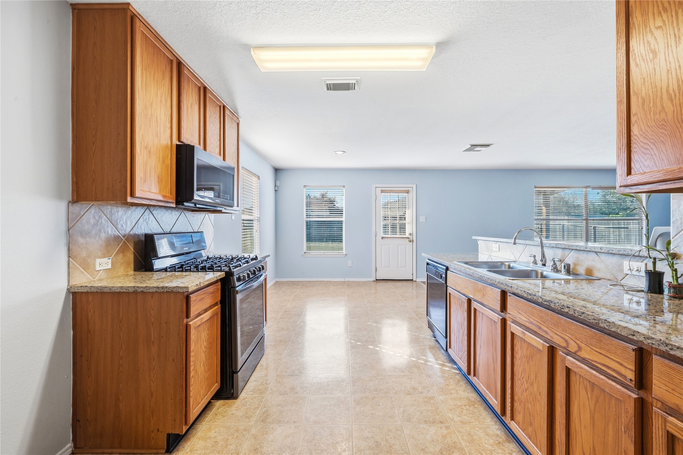 606 Kiley Drive Property Photo 10
