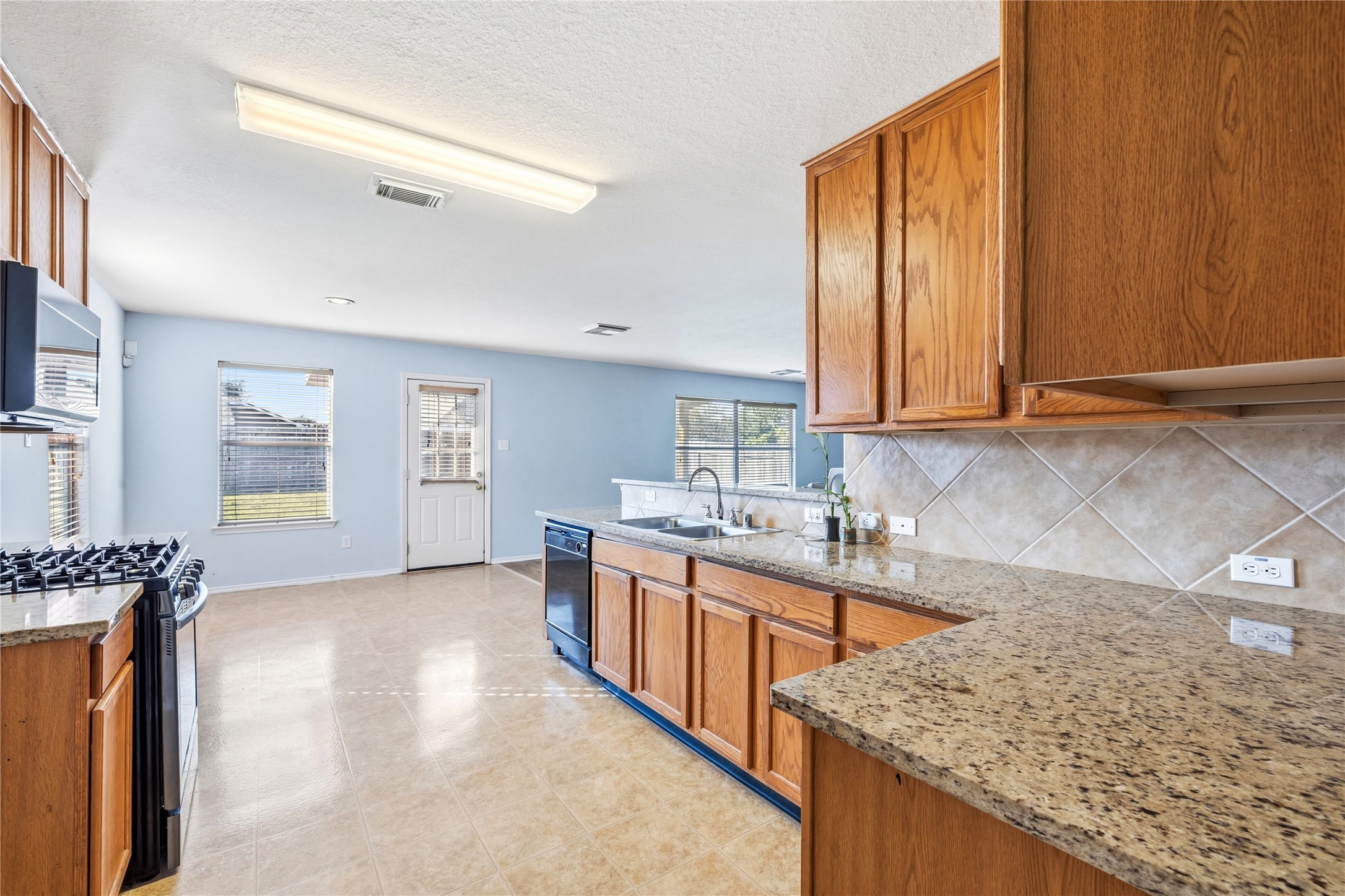 606 Kiley Drive Property Photo 11