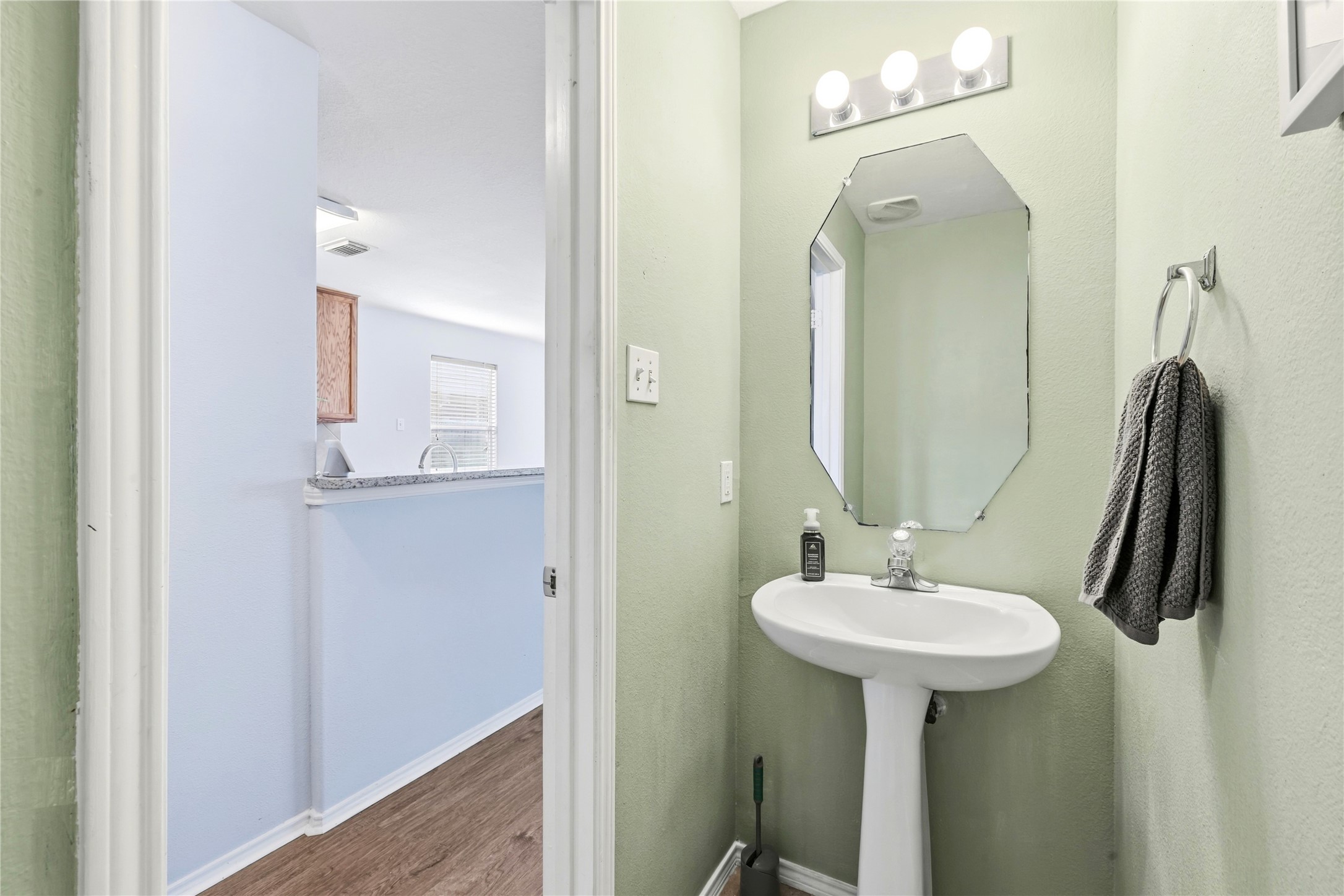 606 Kiley Drive Property Photo 15