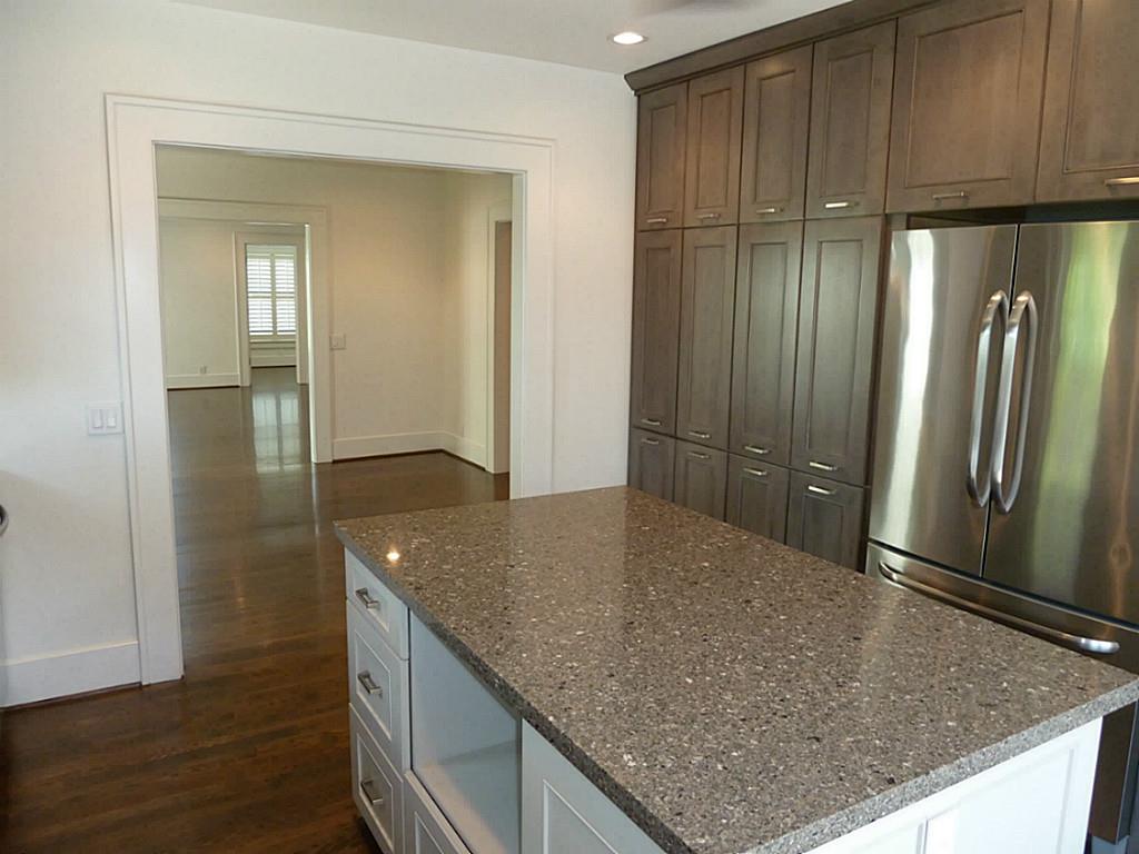 408 Avondale 2 Property Photo 7