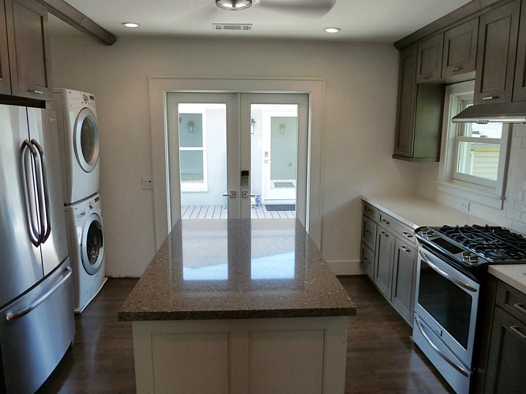 408 Avondale 2 Property Photo 8