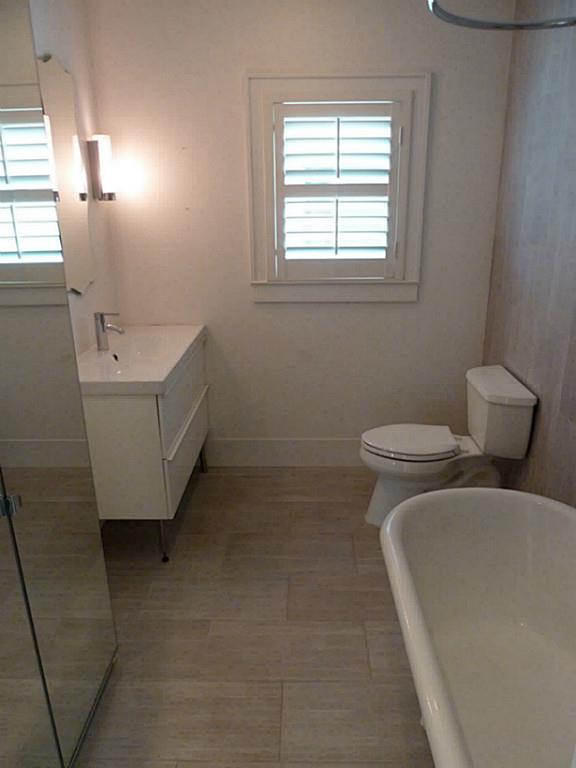 408 Avondale 2 Property Photo 13