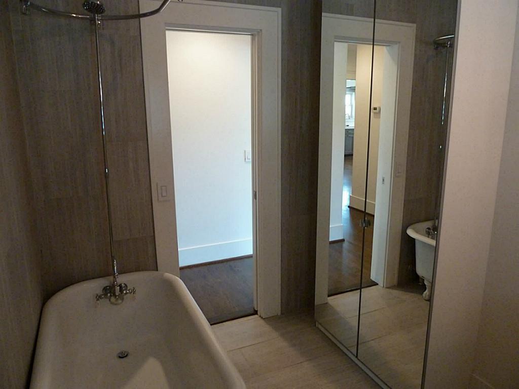 408 Avondale 2 Property Photo 15