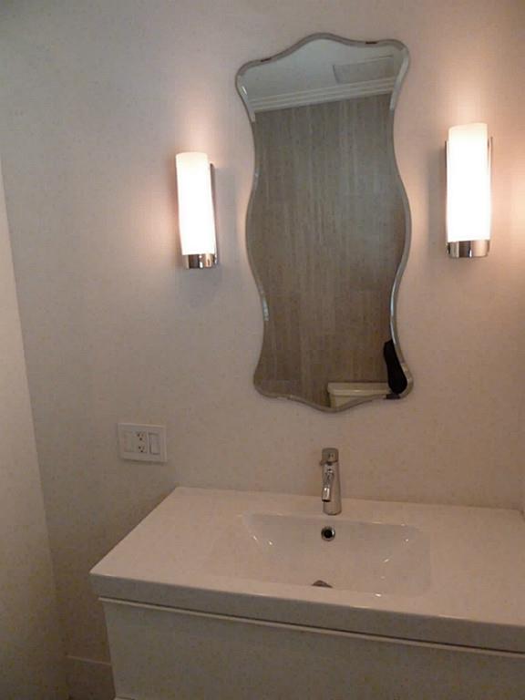 408 Avondale 2 Property Photo 16