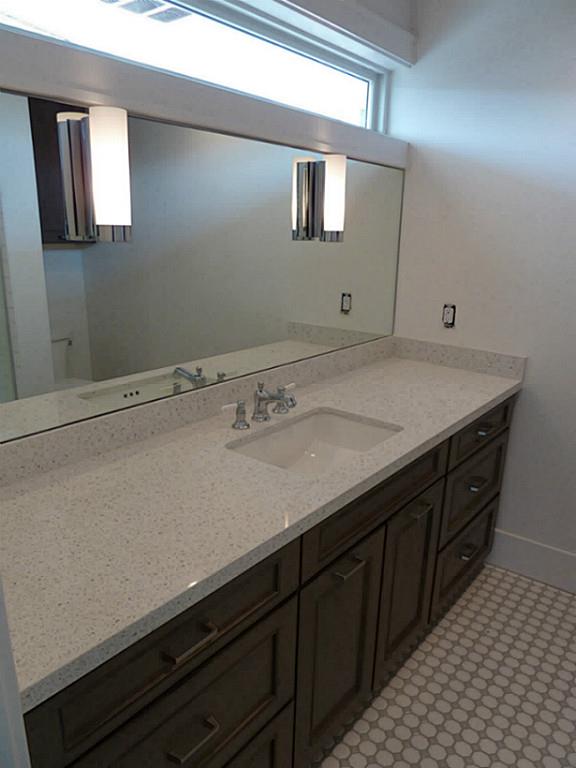 408 Avondale 2 Property Photo 22
