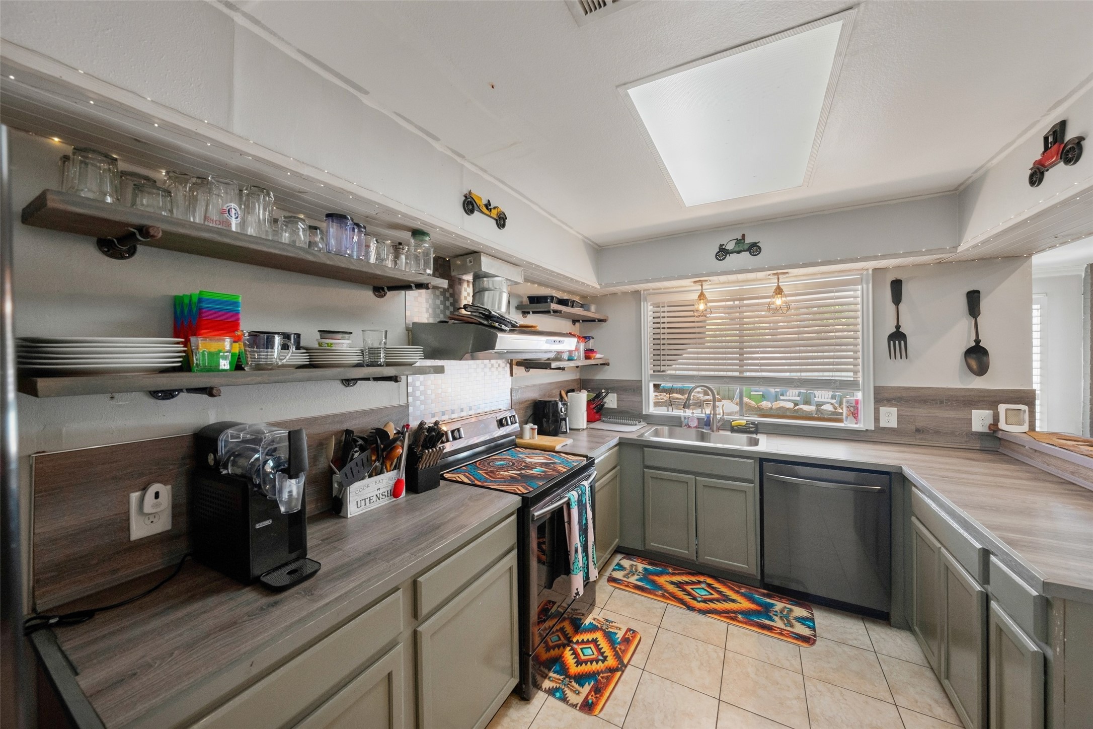 6907 Briarfield Drive Property Photo 7