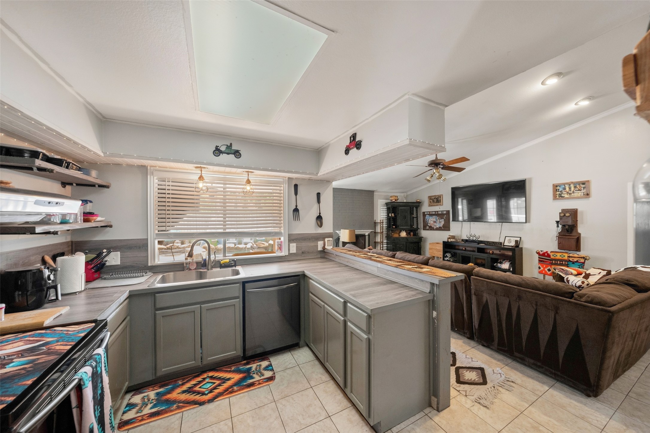 6907 Briarfield Drive Property Photo 8