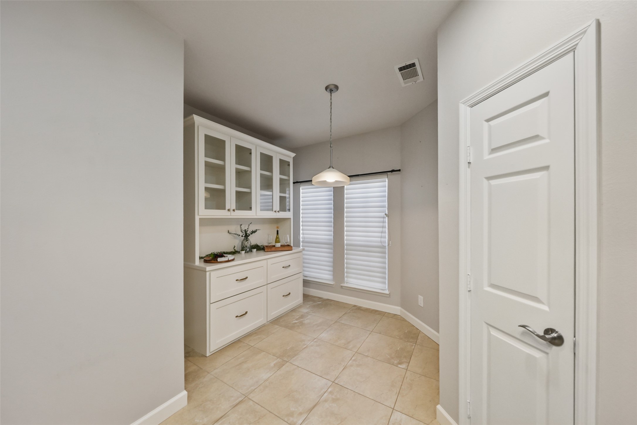 2351 Summit Way Court Property Photo 10