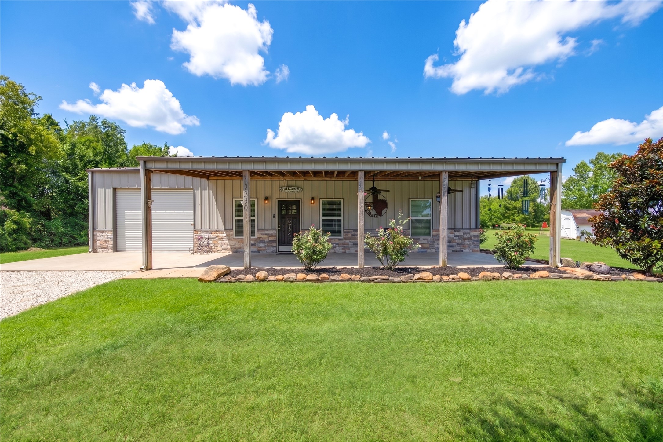 2518 Main Street Property Photo 1