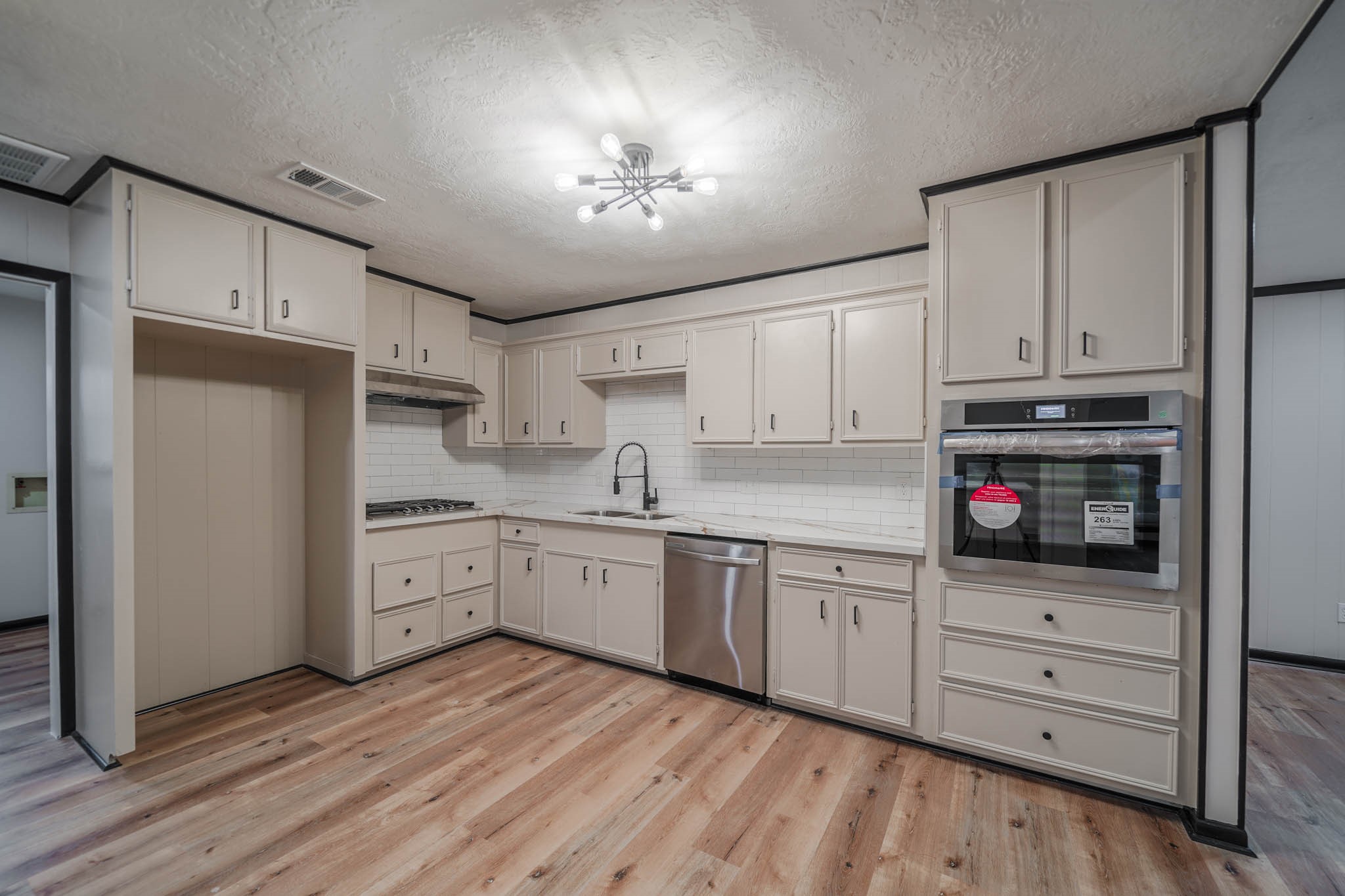 213 Westview Drive Property Photo 11