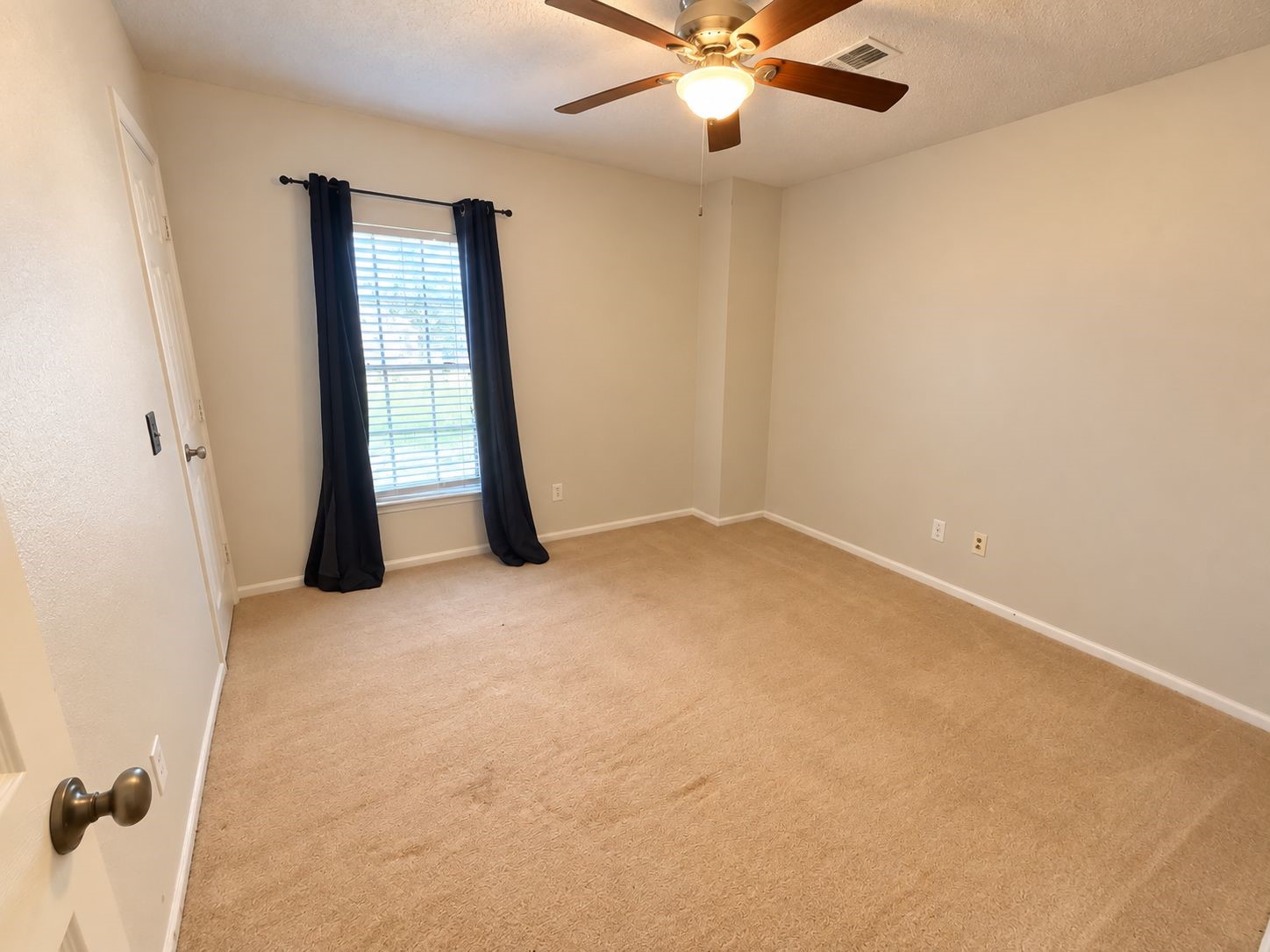 830 Sierra Lake Drive Property Photo 9