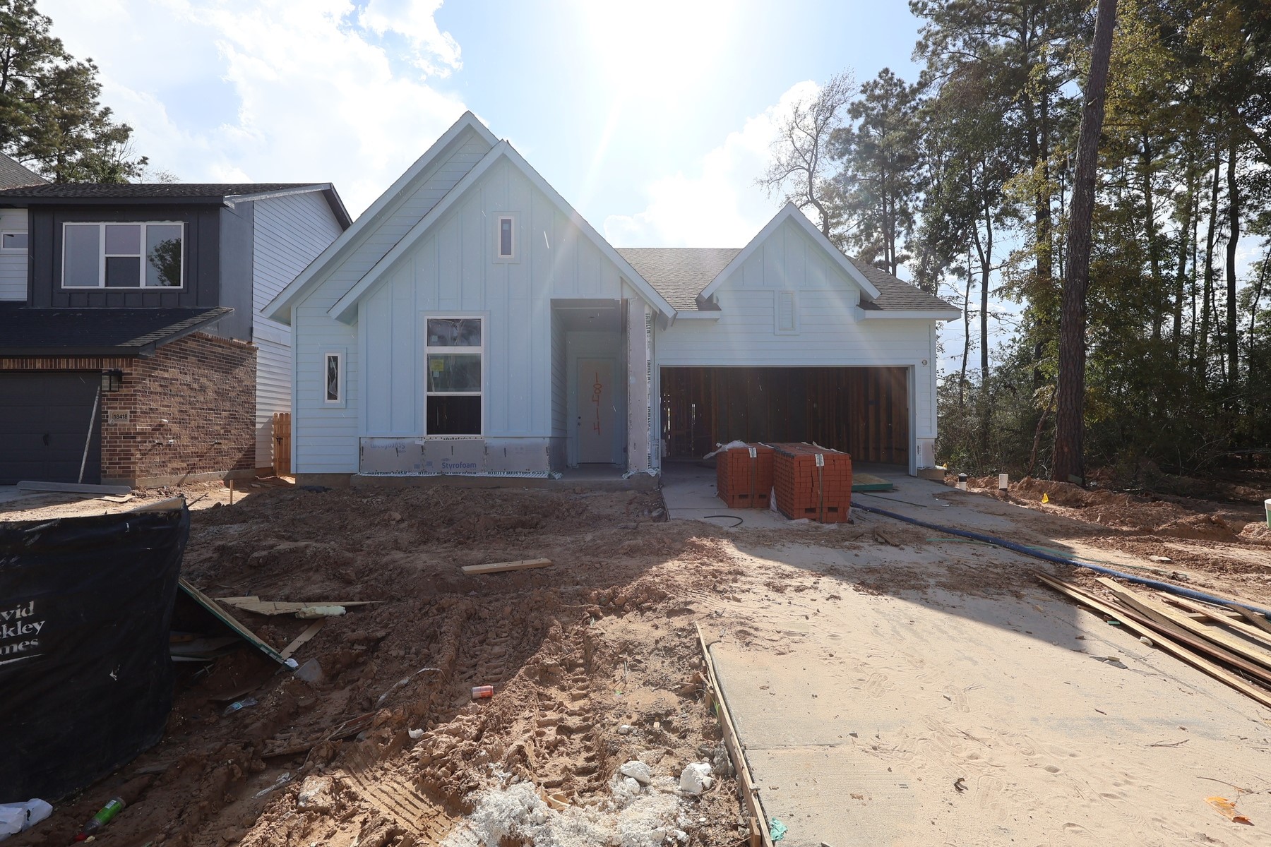 18414 Lovelier Lane Property Photo 2