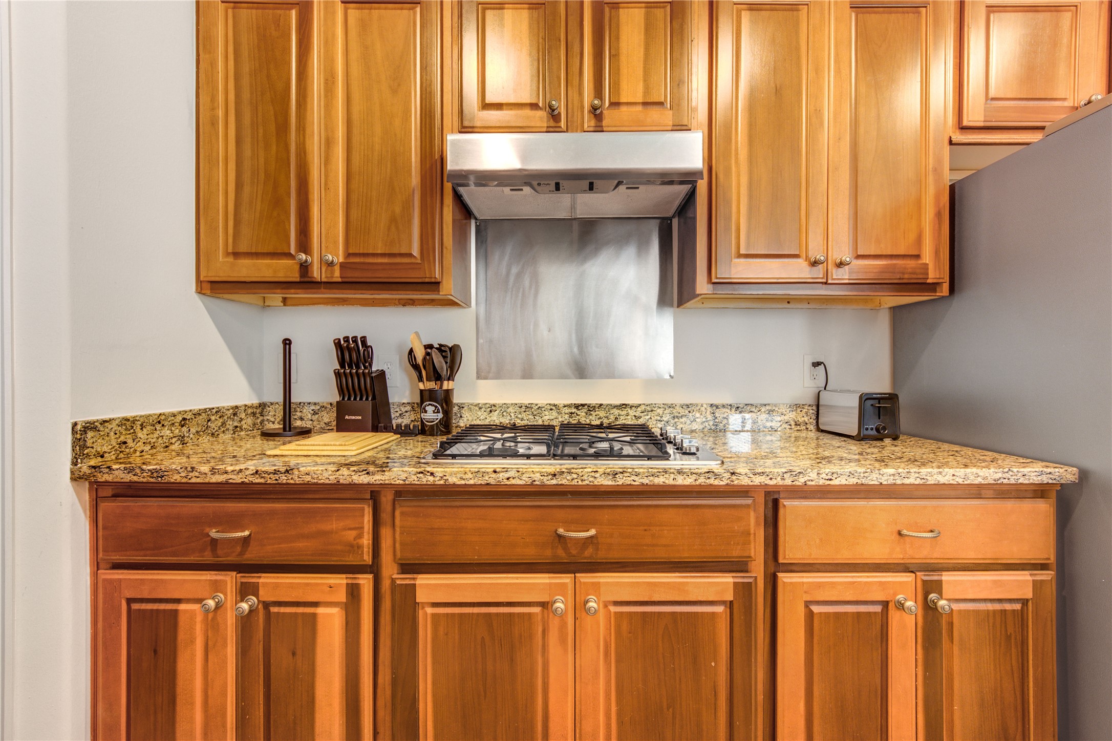 2011 Spring Cedar Lane Property Photo 9
