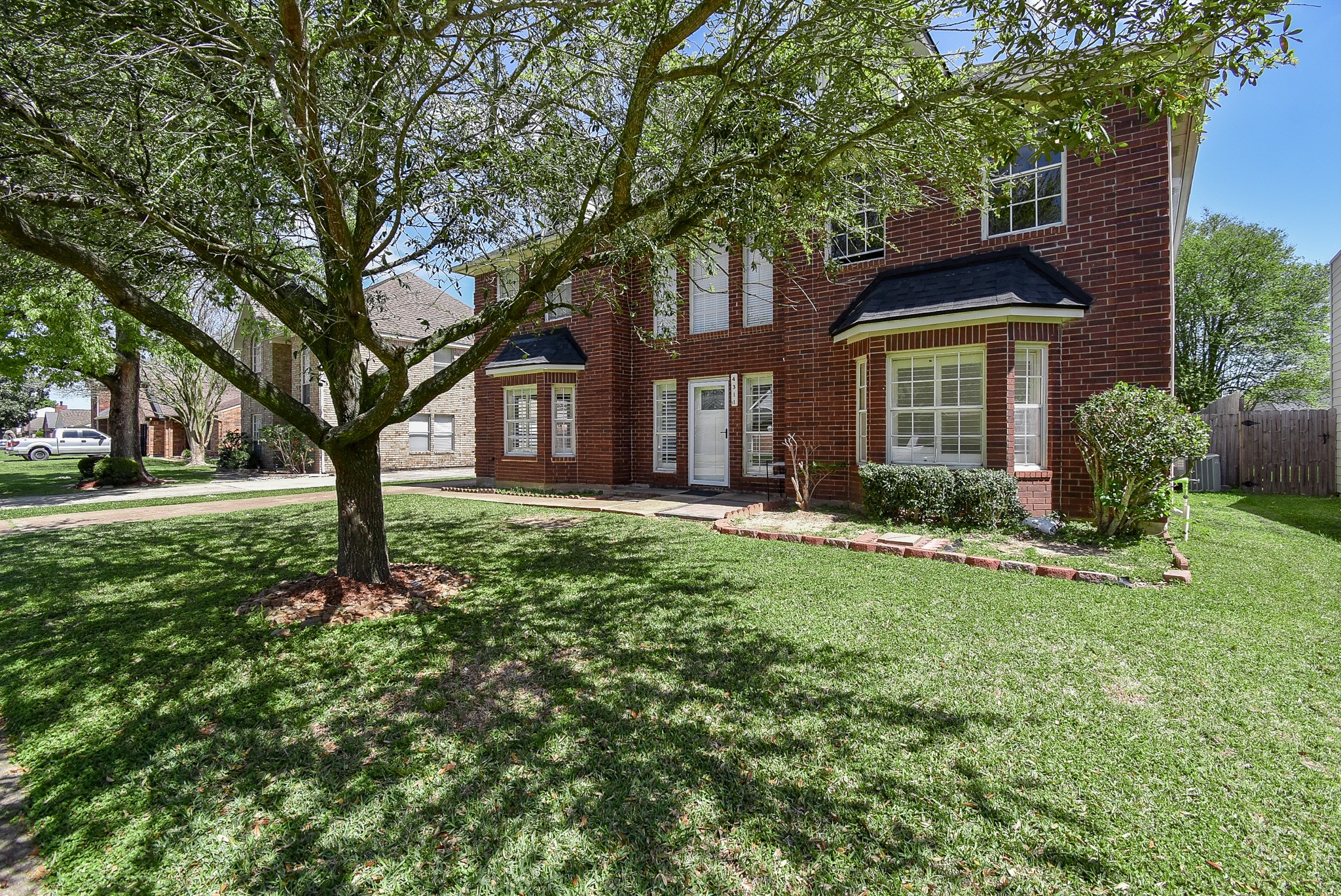 4311 Glen Avon Drive Property Photo 3