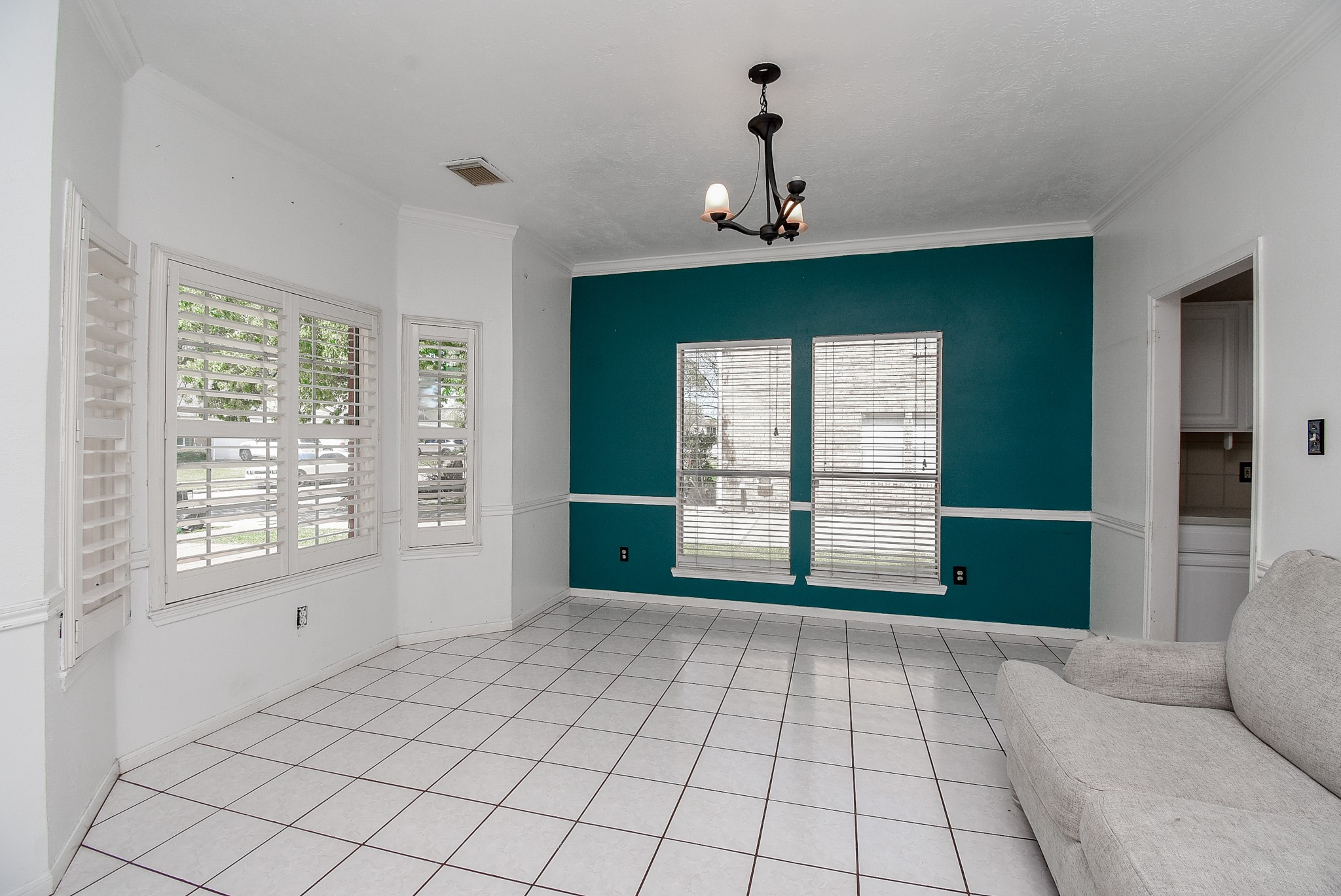 4311 Glen Avon Drive Property Photo 8