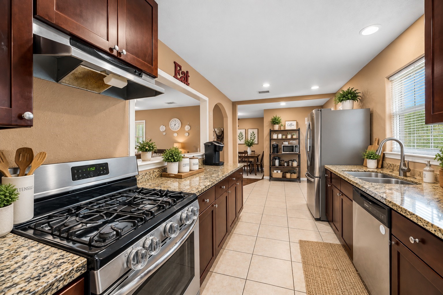 15537 Woodforest Boulevard Property Photo 2