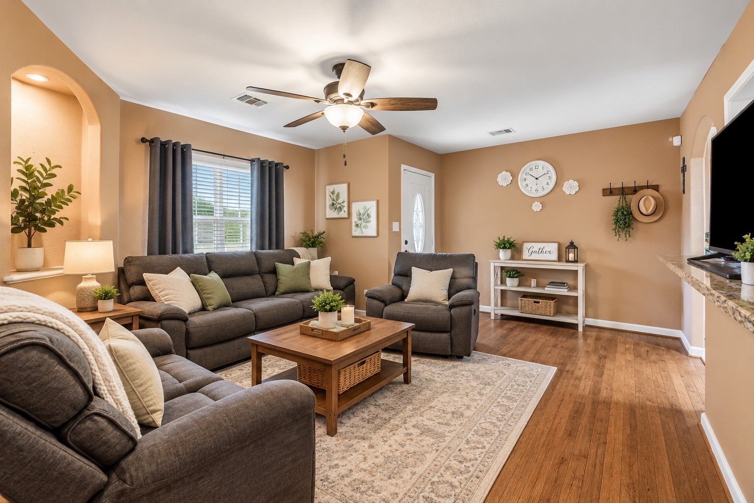15537 Woodforest Boulevard Property Photo 3