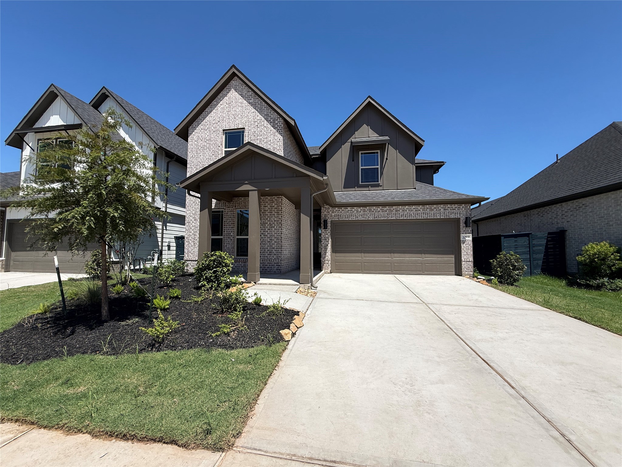 10931 Endeavor Drive Property Photo 1