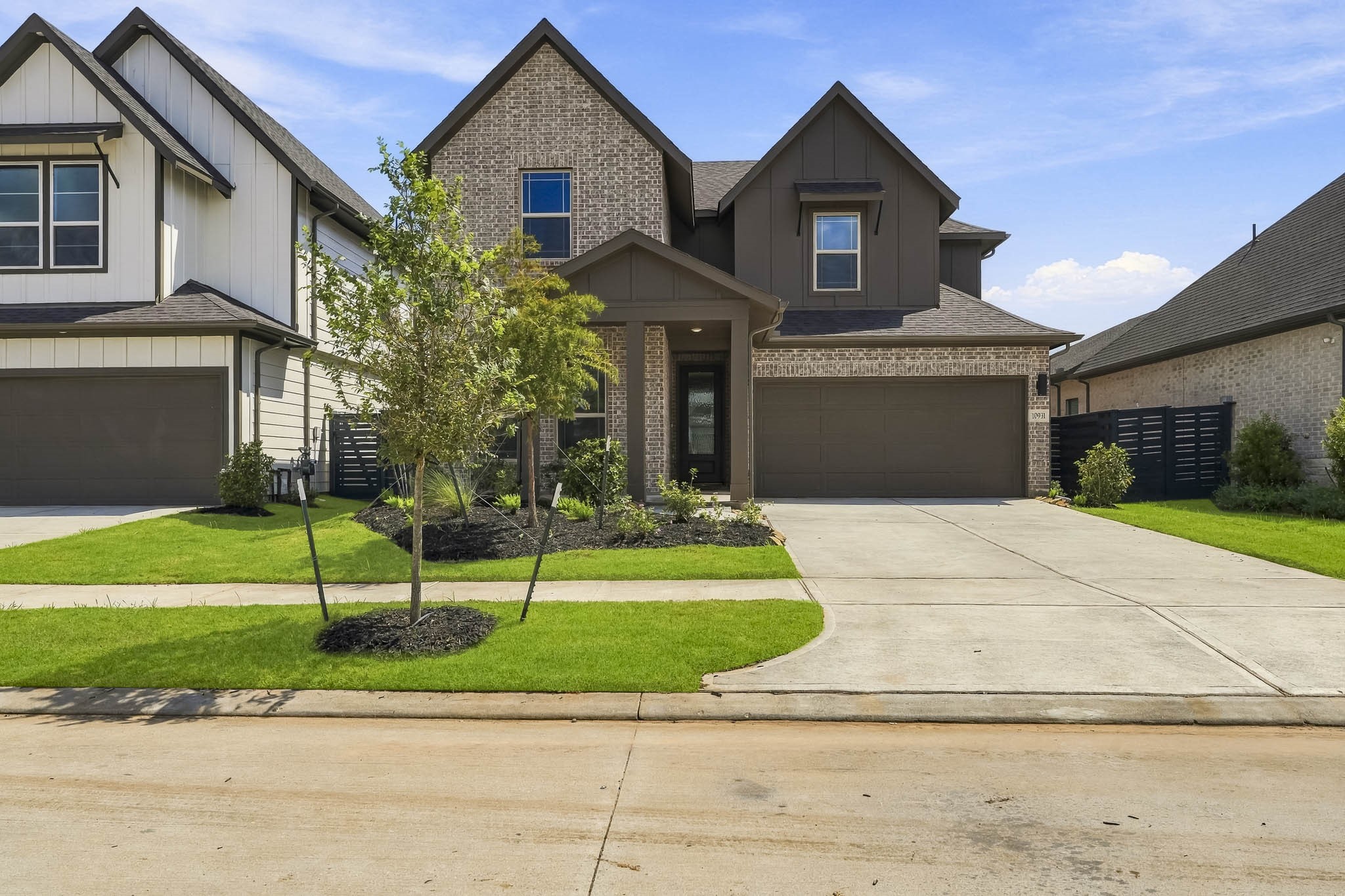 10931 Endeavor Drive Property Photo 1