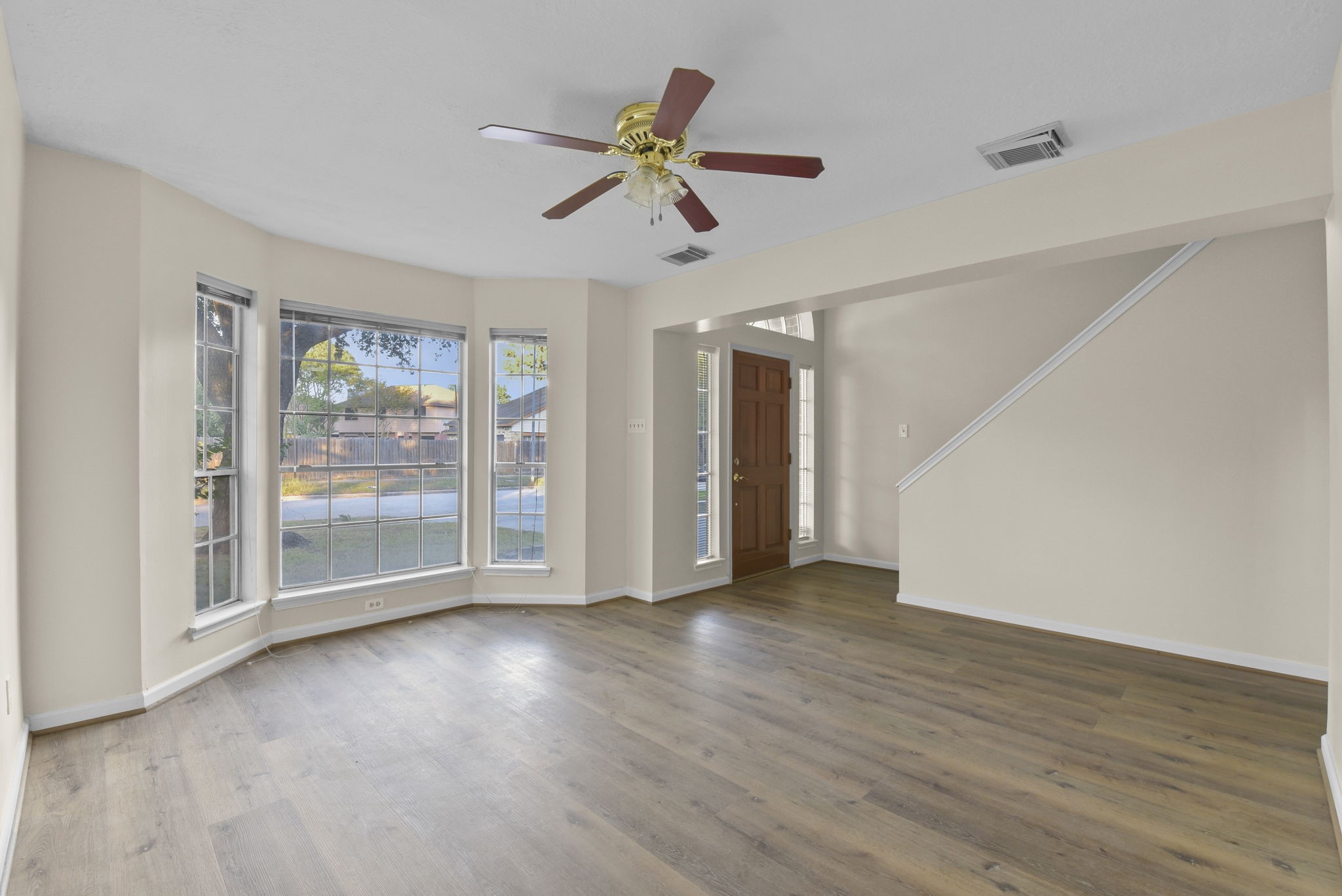 4911 Silver Fox Drive Property Photo 5