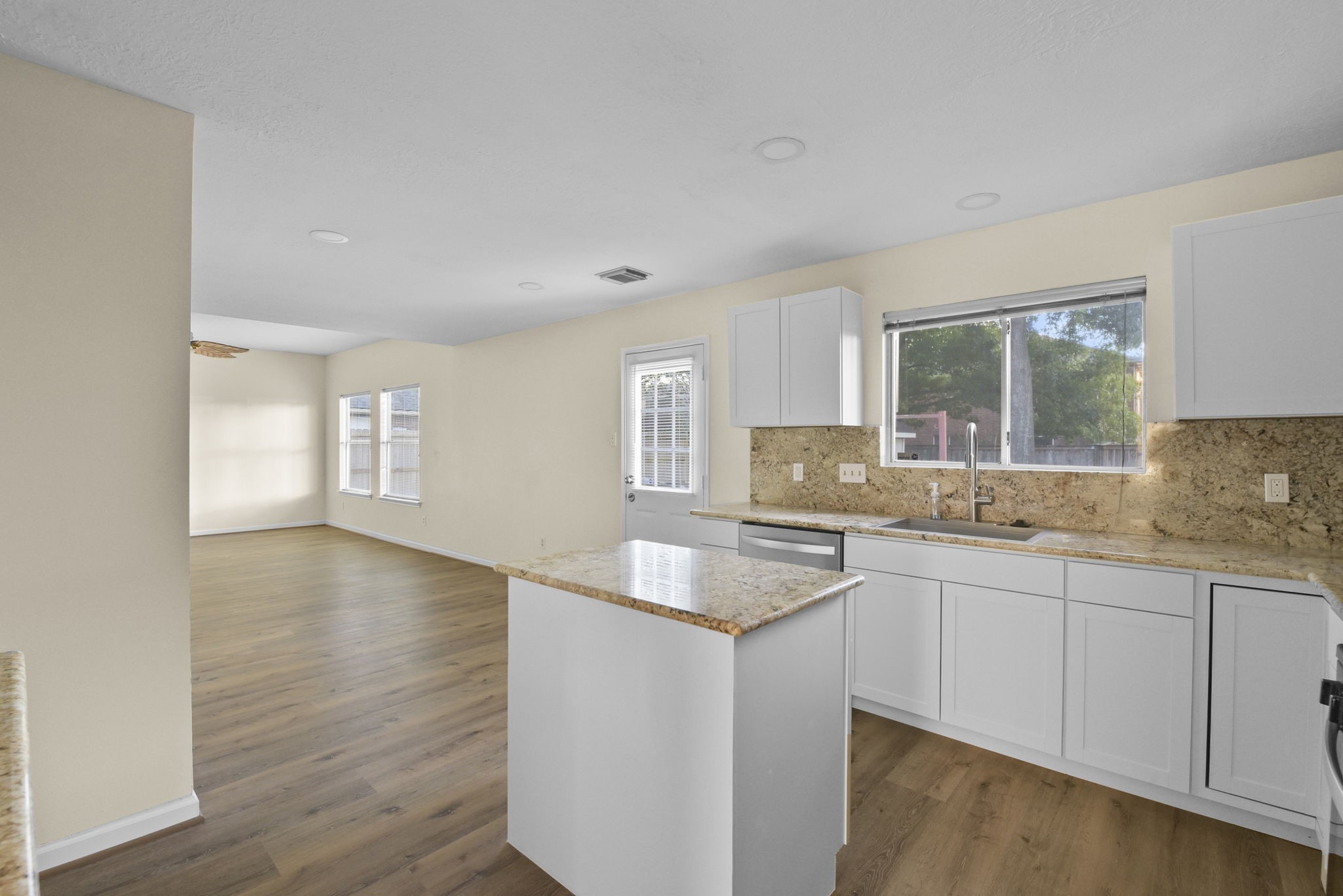 4911 Silver Fox Drive Property Photo 12