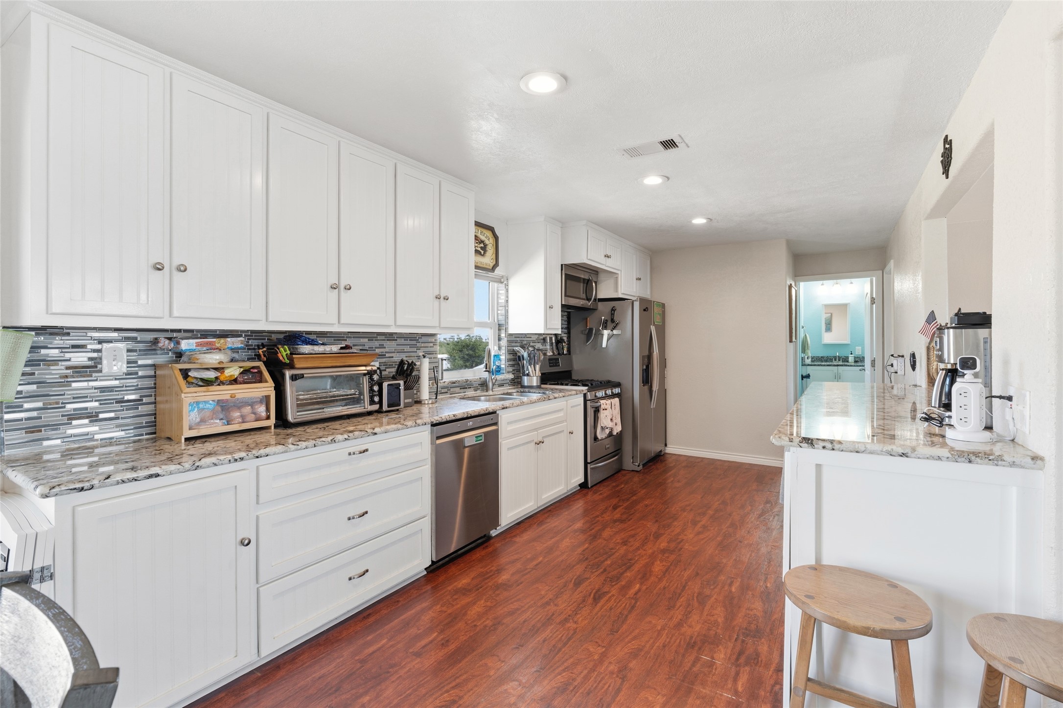 3527 9 Mile Road Property Photo 8