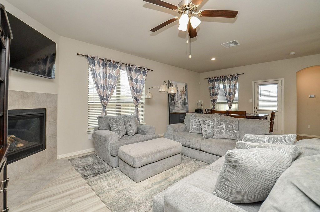 10519 Scrub Oak Drive Property Photo 4