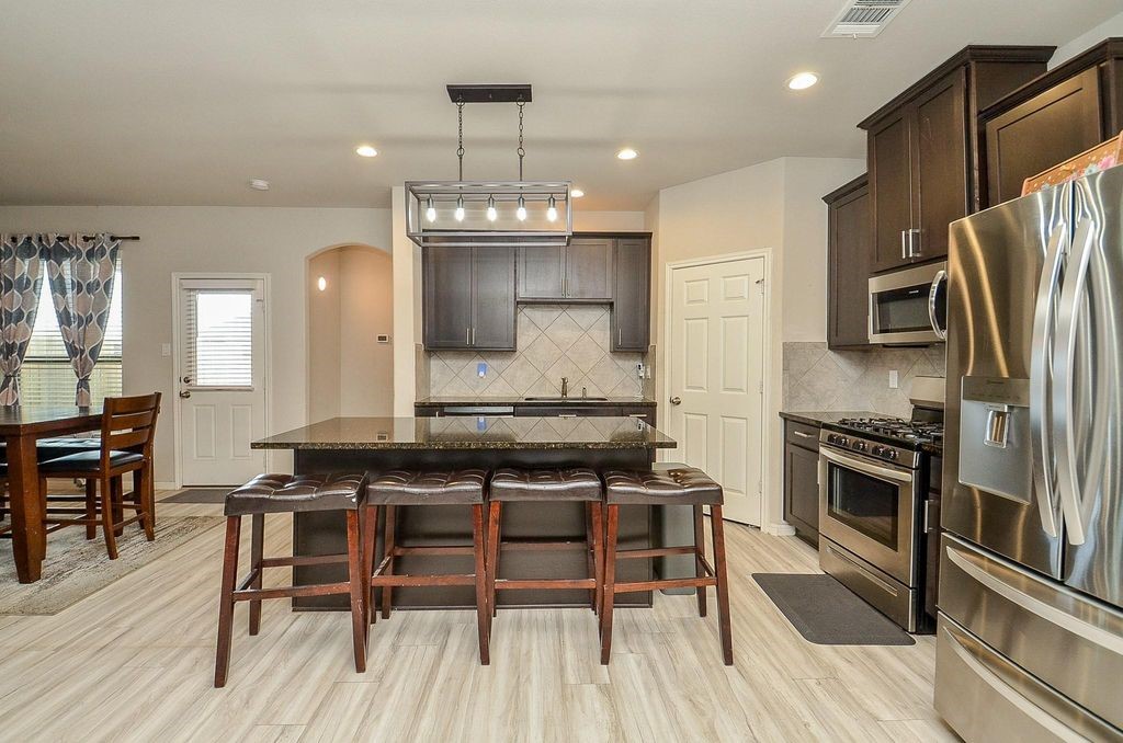 10519 Scrub Oak Drive Property Photo 5