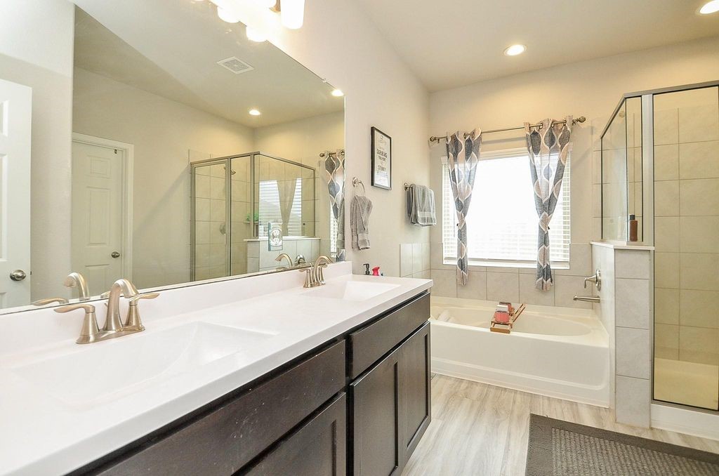 10519 Scrub Oak Drive Property Photo 10