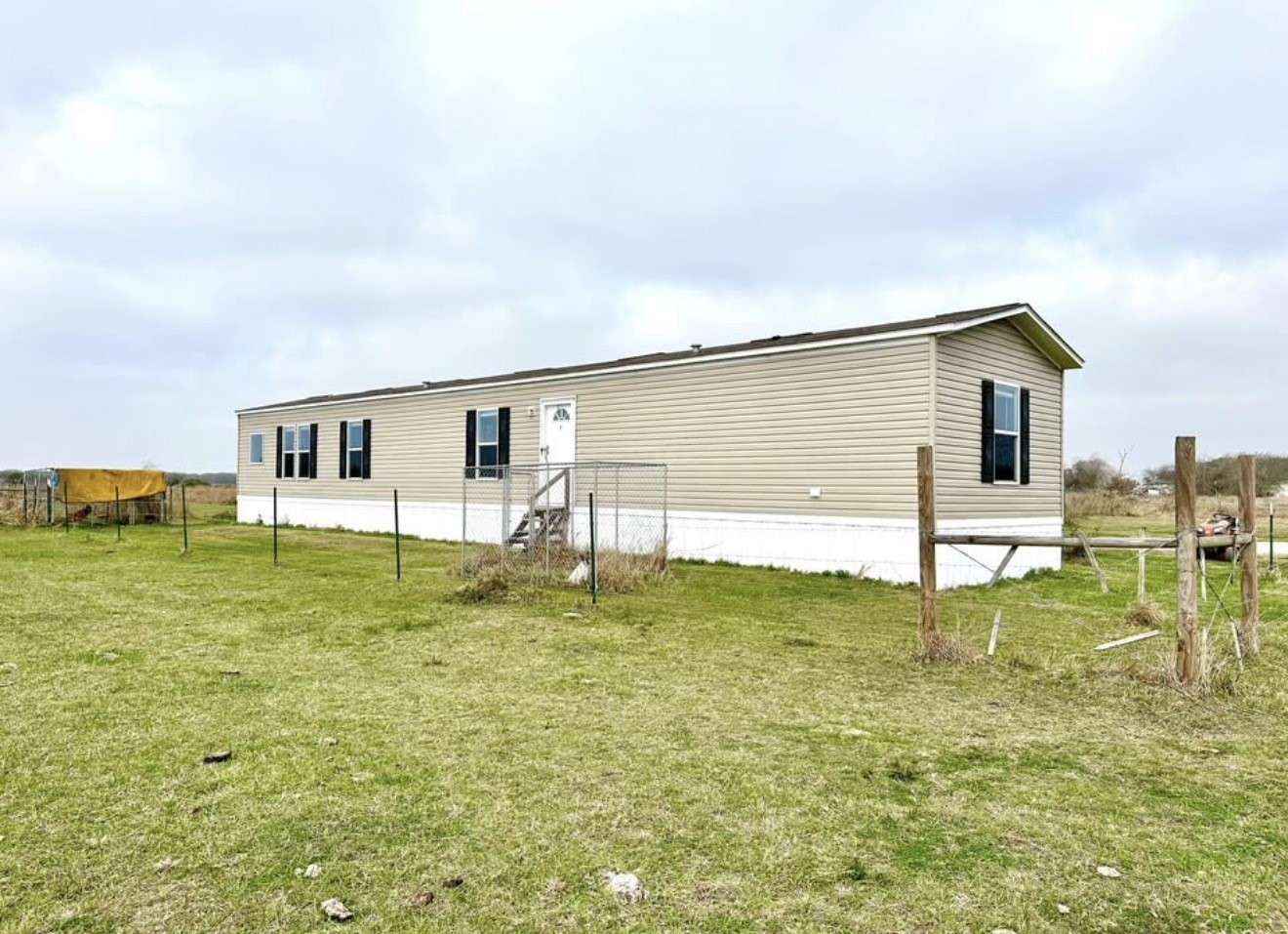 358 County Road 4521 Property Photo 1